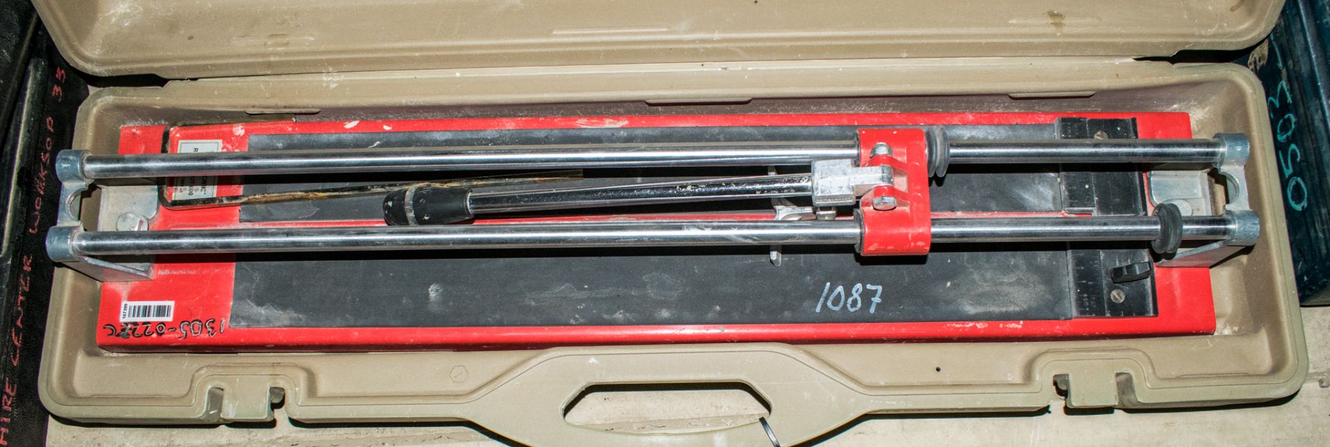 Tomecanic tile cutter c/w carry case