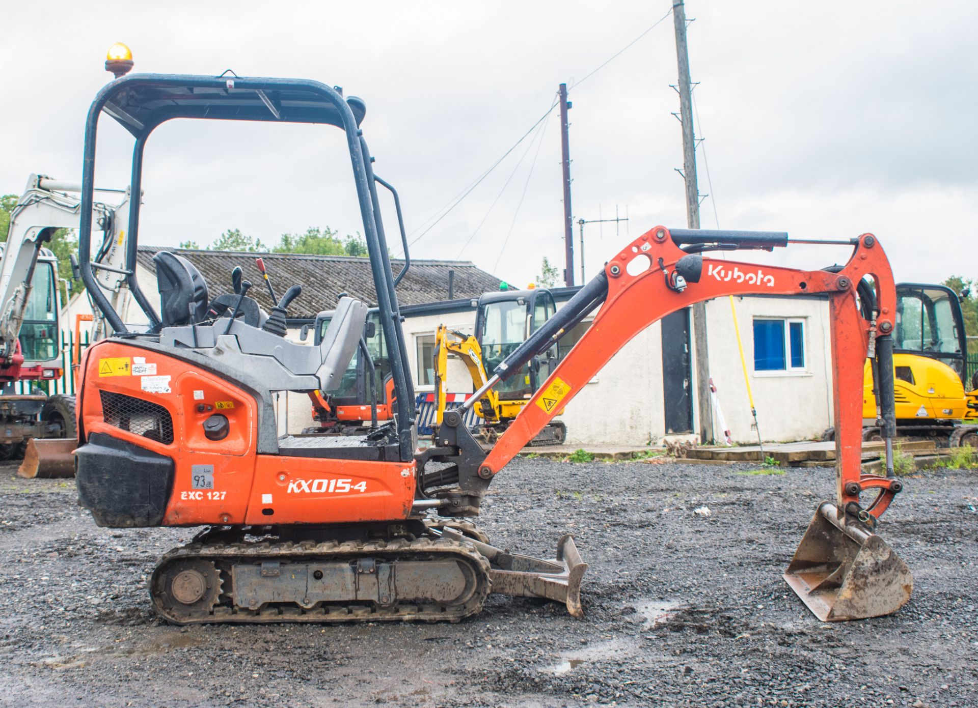 Kubota KX015.4 1.5 tonne rubber tracked mini excavator Year: 2014 S/N: 57322 Recorded Hours: 2297 - Image 7 of 17