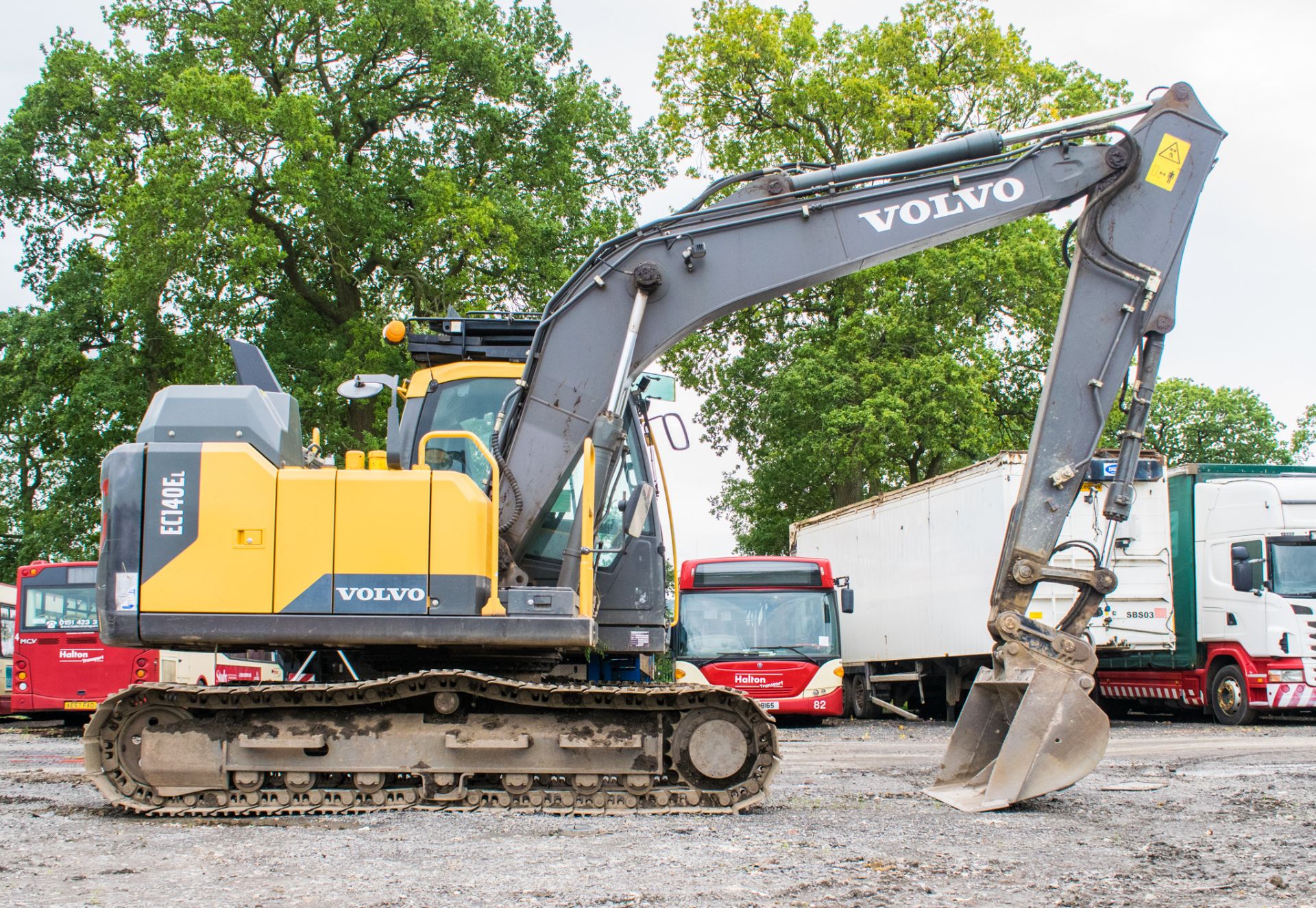 Volvo EC140EL 14 tonne steel tracked excavator Year: 2015 S/N: 310123 Recorded Hours: 6607 piped, - Image 7 of 23