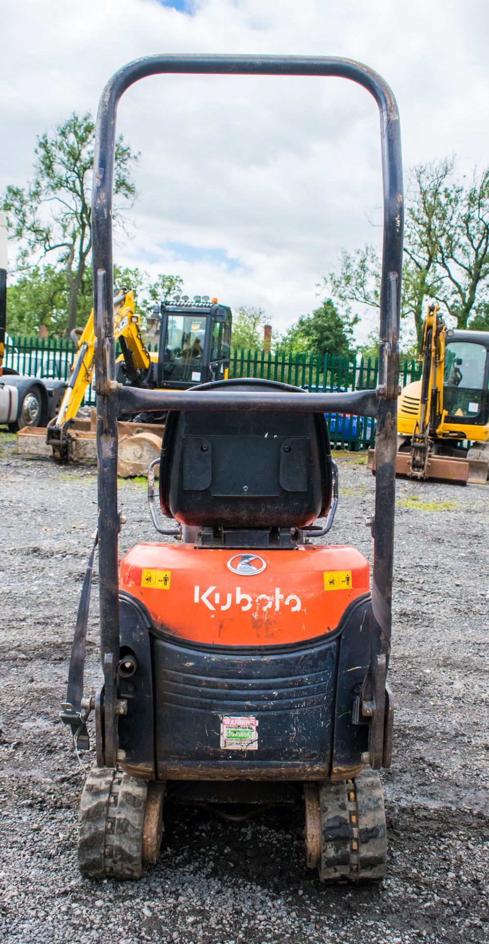 Kubota K008-3 0.8 tonne rubber tracked excavator Year: 2005 S/N: R/H: 2661 22760035 blade, expanding - Image 6 of 17