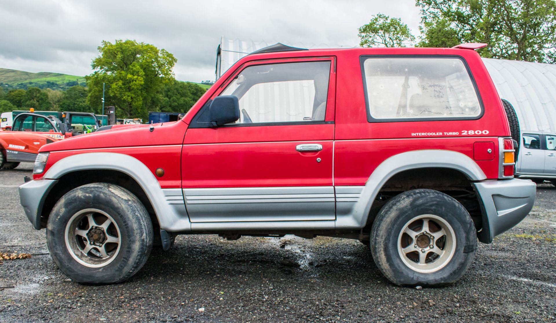 Mitsubishi Shogun 2800 diesel 3 door SUV Registration Number: N940 FHE Date of Registration: 31/12/ - Image 8 of 17