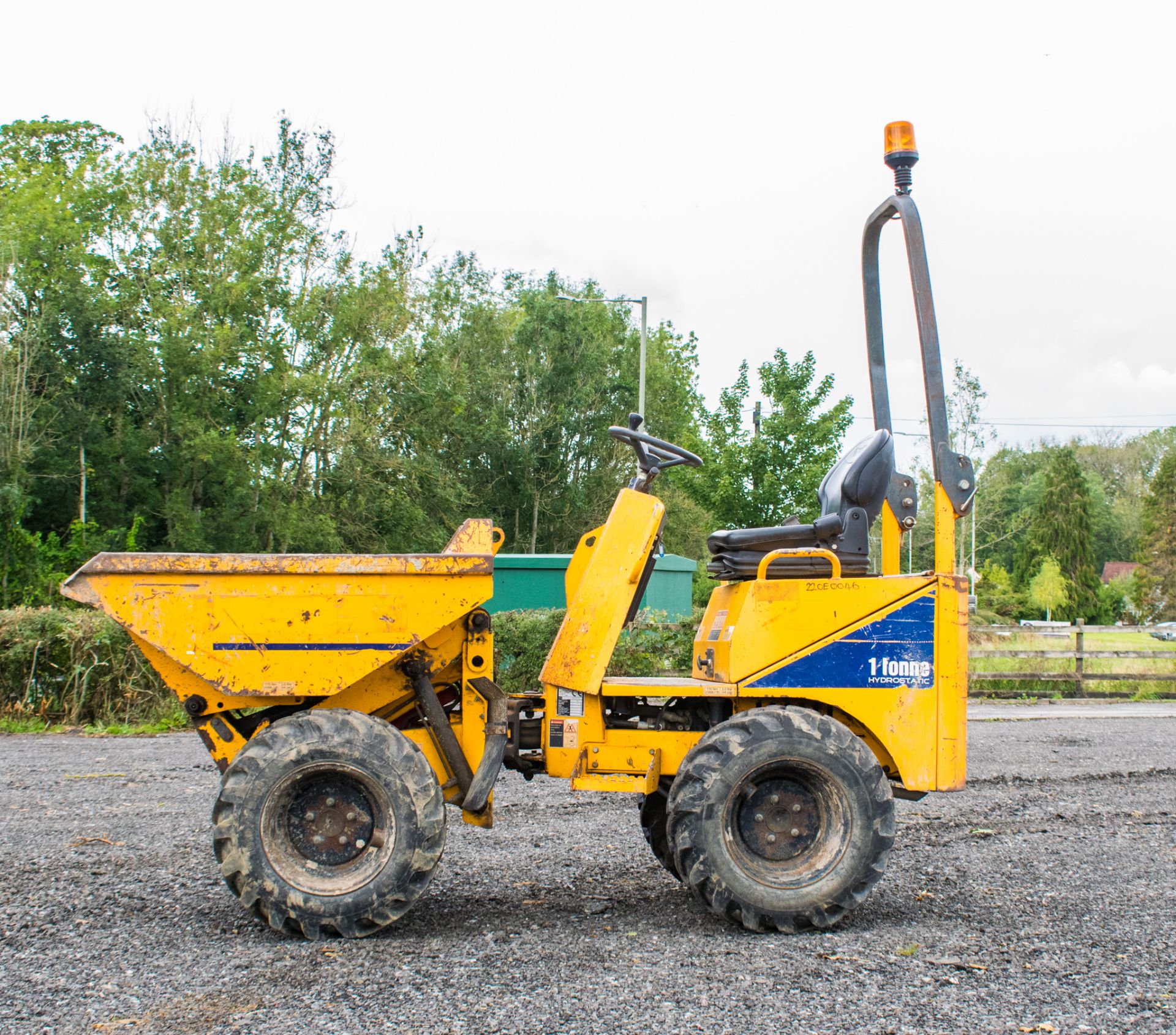 Thwaites 1 tonne hydrostatic hi-tip dumper Year: 2007 S/N: B4743 Recorded Hours: 510 220E0046 - Image 8 of 18