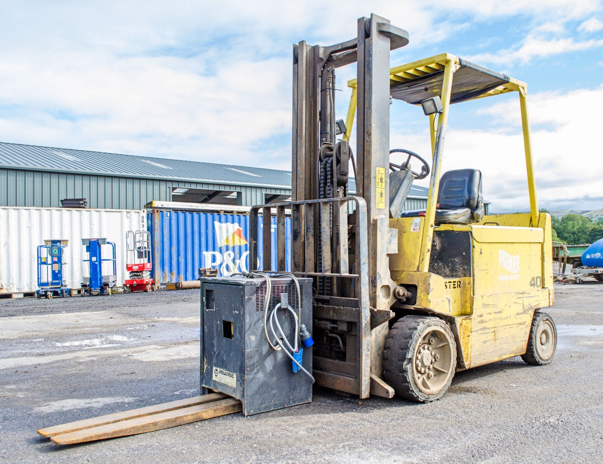 Hyster E4.00 XL 4 tonne battery electric fork lift truck S/N: 37675 Recorded Hours: Not displayed (