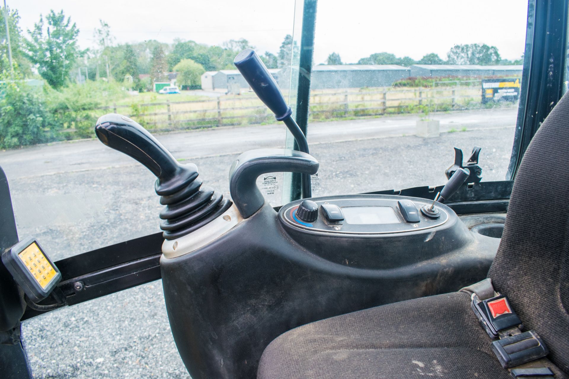 JCB 8016 CTS 1.6 tonne rubber tracked mini excavator Year: 2013 S/N: 71384 Recorded Hours: 1254 - Image 17 of 17