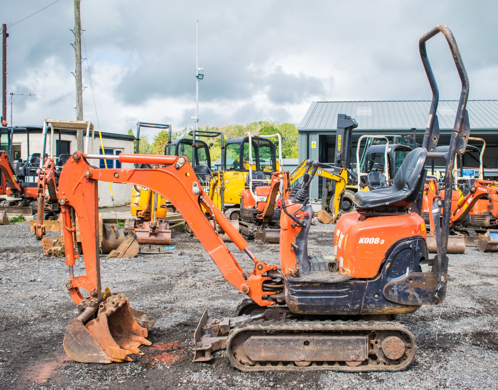 Kubota K008-3 0.8 tonne rubber tracked excavator Year: 2005 S/N: R/H: 2661 22760035 blade, expanding - Image 8 of 17