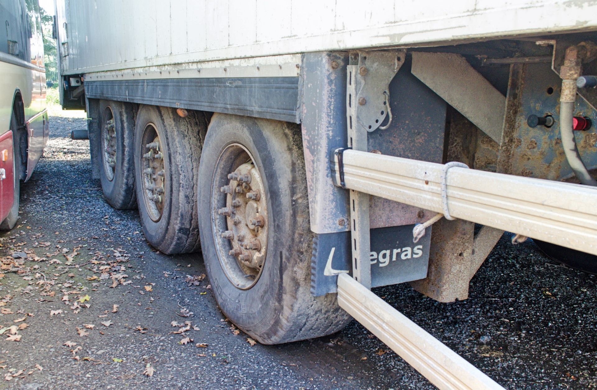 Legras tri axle walking floor bulk trailer  VIN: 024158 **This trailer is being sold with the full - Image 5 of 8