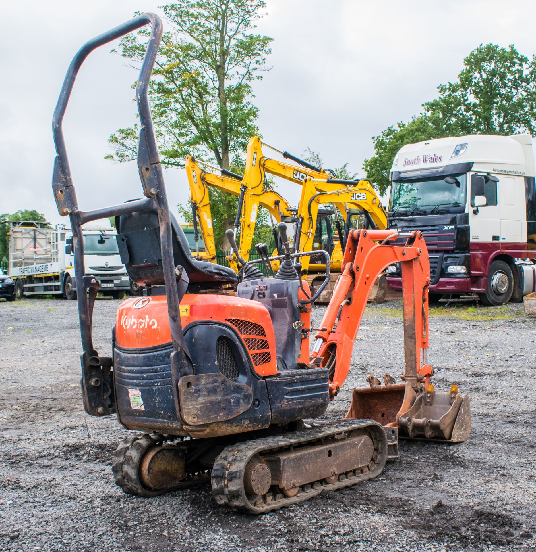 Kubota K008-3 0.8 tonne rubber tracked excavator Year: 2005 S/N: R/H: 2661 22760035 blade, expanding - Image 3 of 17