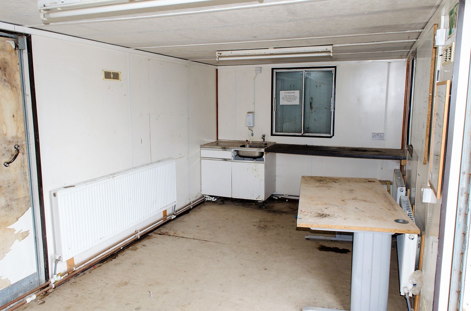 32 ft x 9 ft steel anti vandal office site unit Comprising of: Canteen area & office c/w key - Image 5 of 8