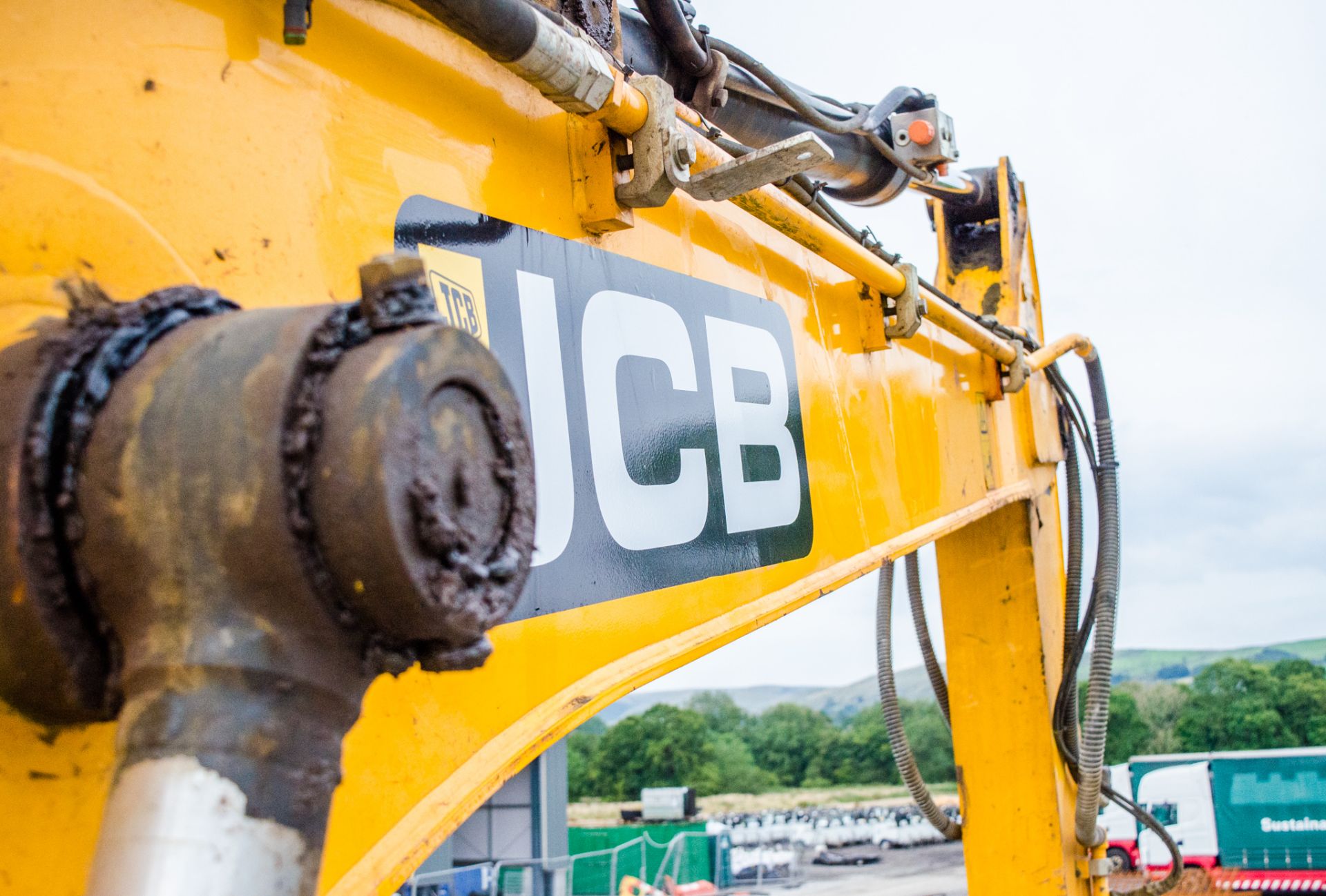 JCB JS 130 LC 13 tonne steel tracked excavator  Year: 2014 S/N: 2134021 Recorded Hours: 7286 - Image 13 of 21