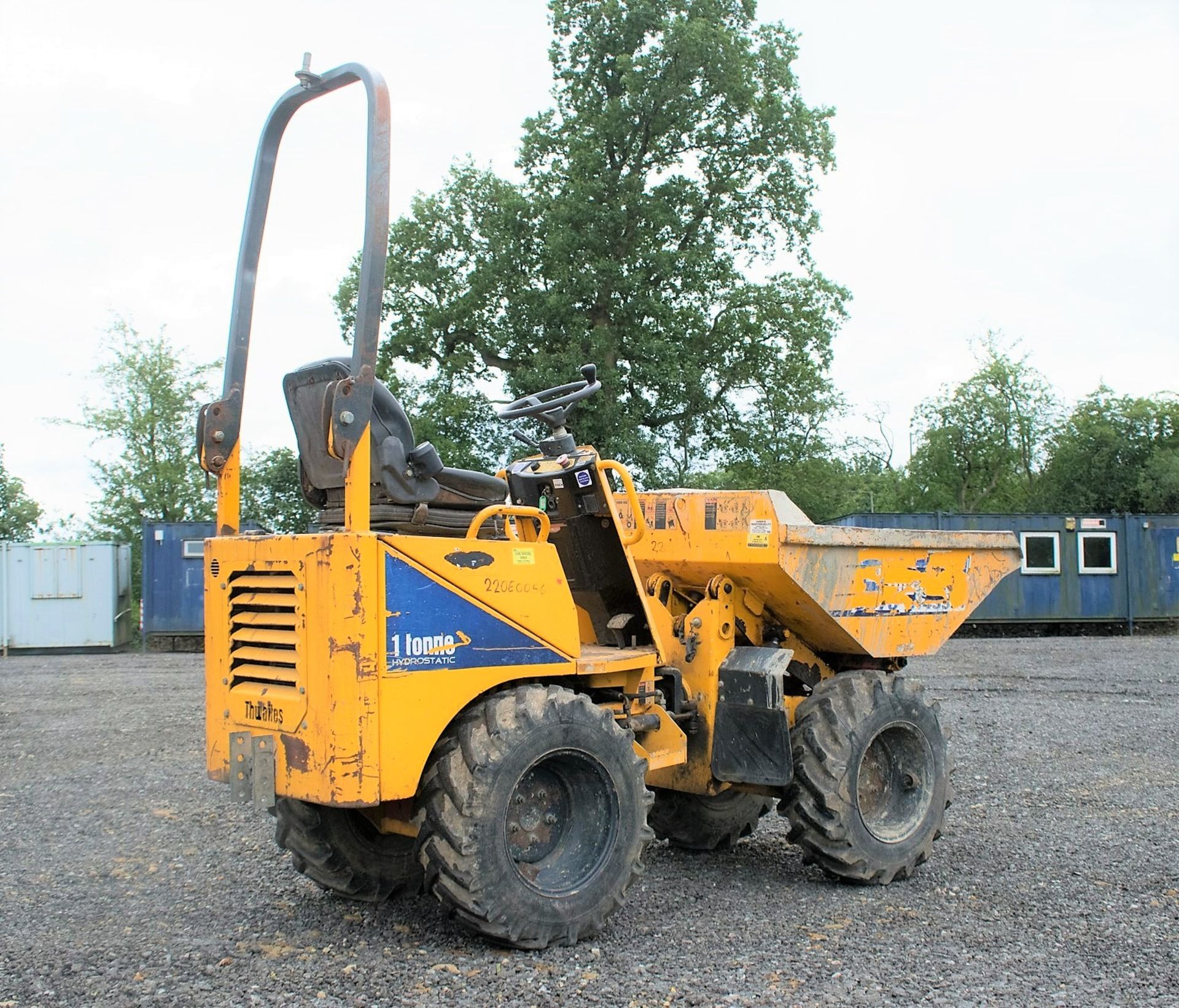 Thwaites 1 tonne hydrostatic hi-tip dumper Year: 2008 S/N: B4745 Recorded Hours: 2204 220E0056 - Image 3 of 18