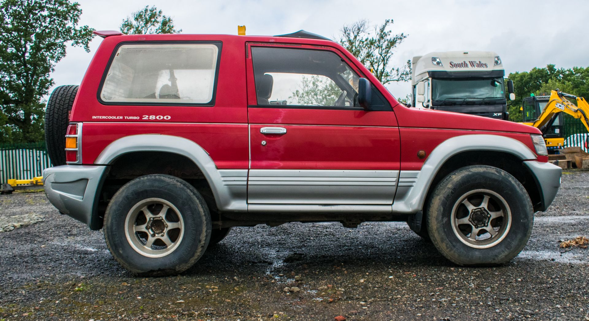 Mitsubishi Shogun 2800 diesel 3 door SUV Registration Number: N940 FHE Date of Registration: 31/12/ - Image 7 of 17