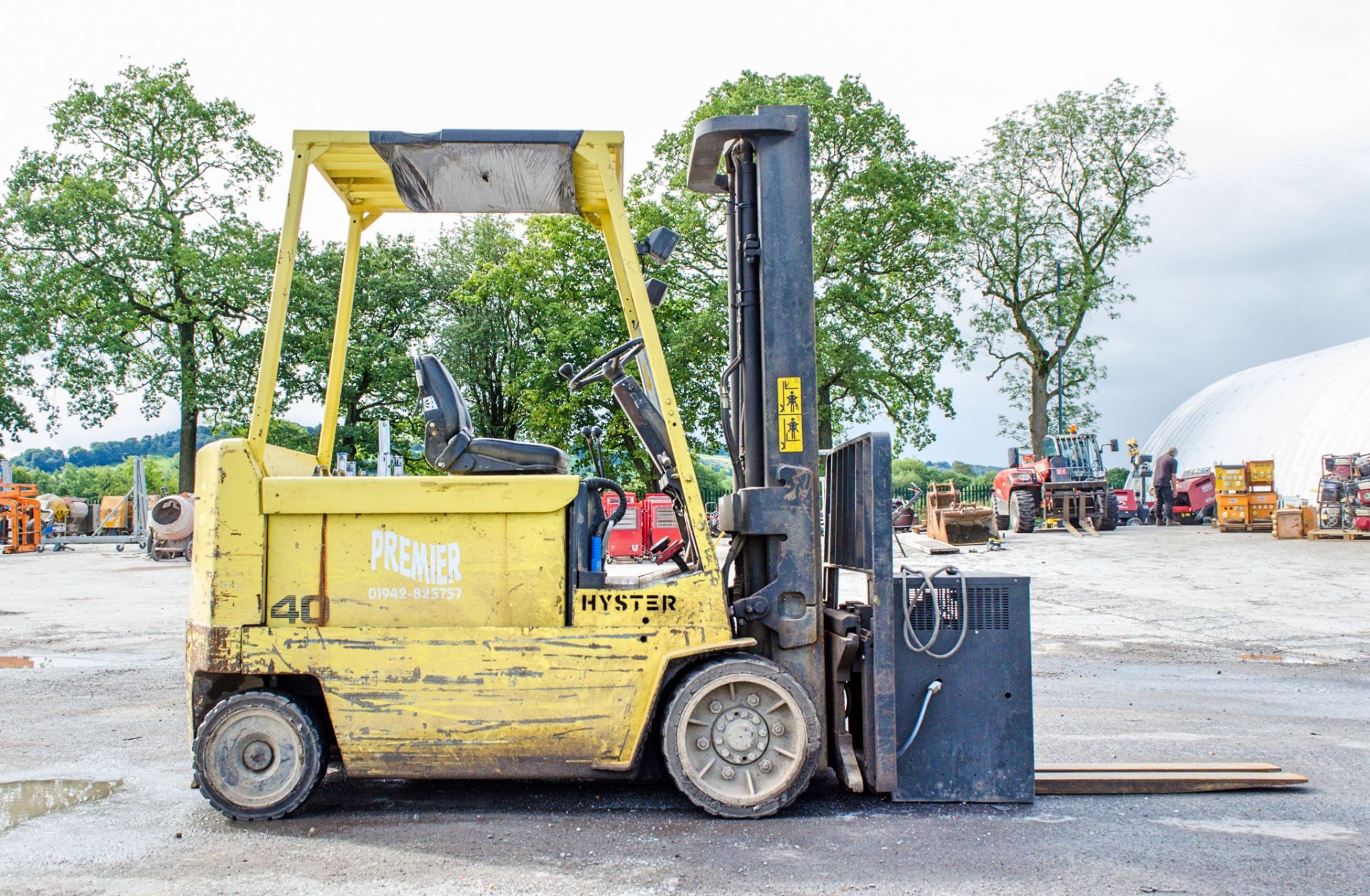 Hyster E4.00 XL 4 tonne battery electric fork lift truck S/N: 37675 Recorded Hours: Not displayed ( - Image 7 of 13