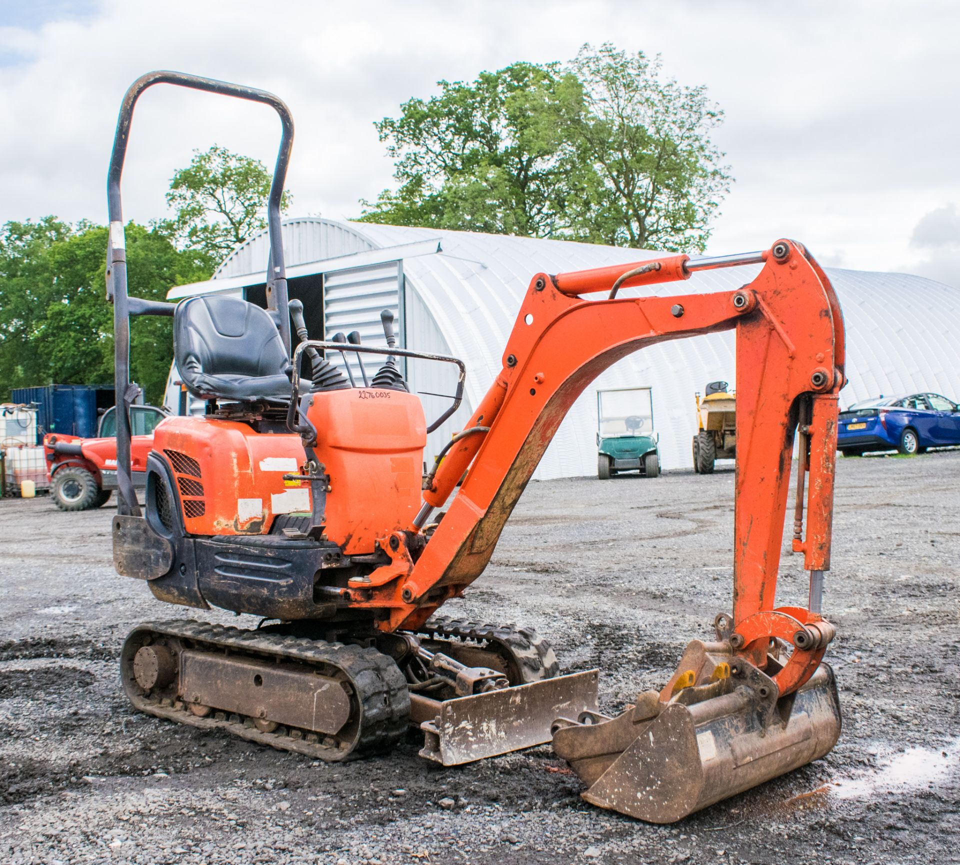 Kubota K008-3 0.8 tonne rubber tracked excavator Year: 2005 S/N: R/H: 2661 22760035 blade, expanding - Image 2 of 17