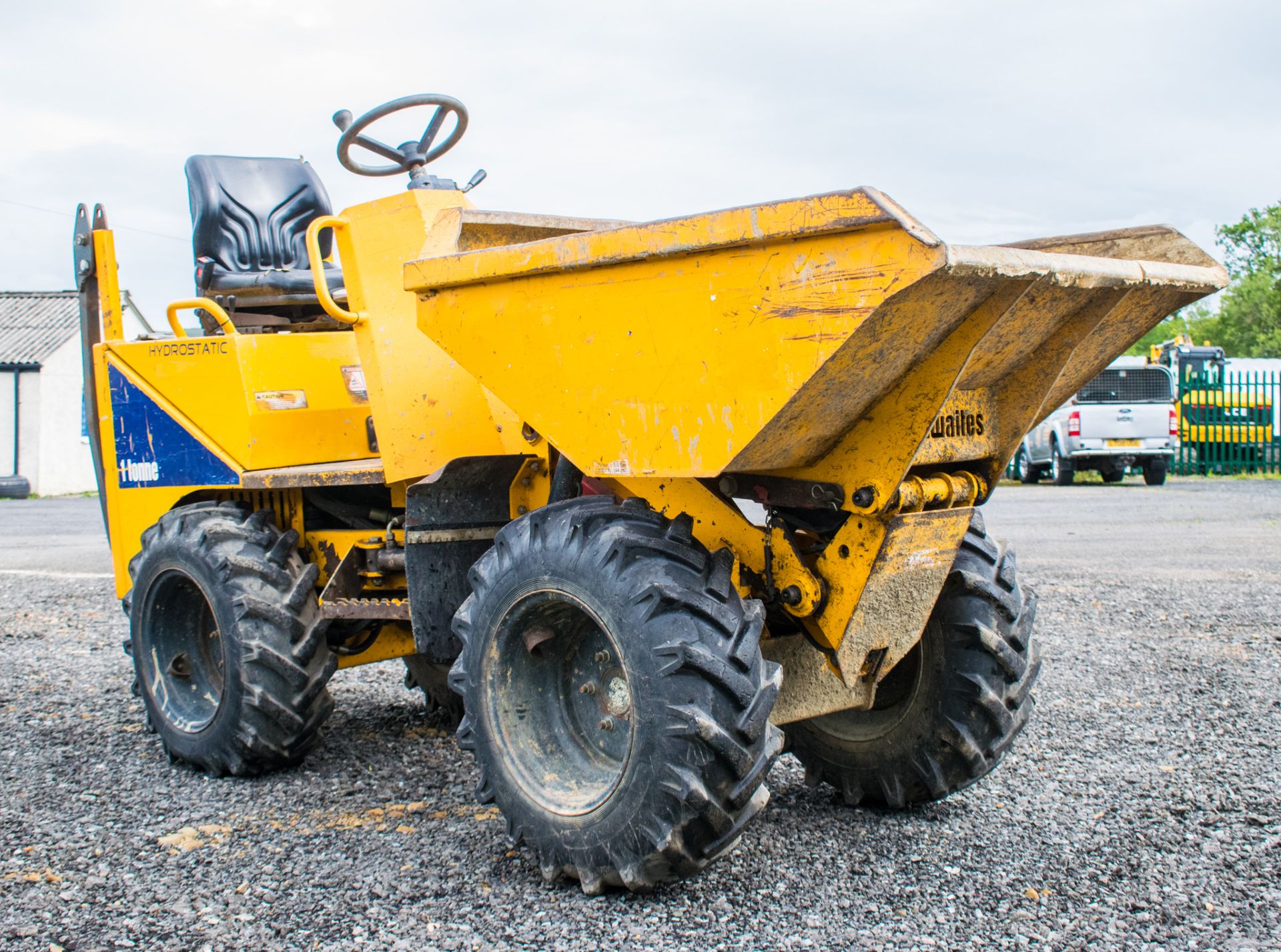 Thwaites 1 tonne hydrostatic hi-tip dumper Year: 2006 S/N: A9414 Recorded Hours: 2196 DMG144 - Image 2 of 18