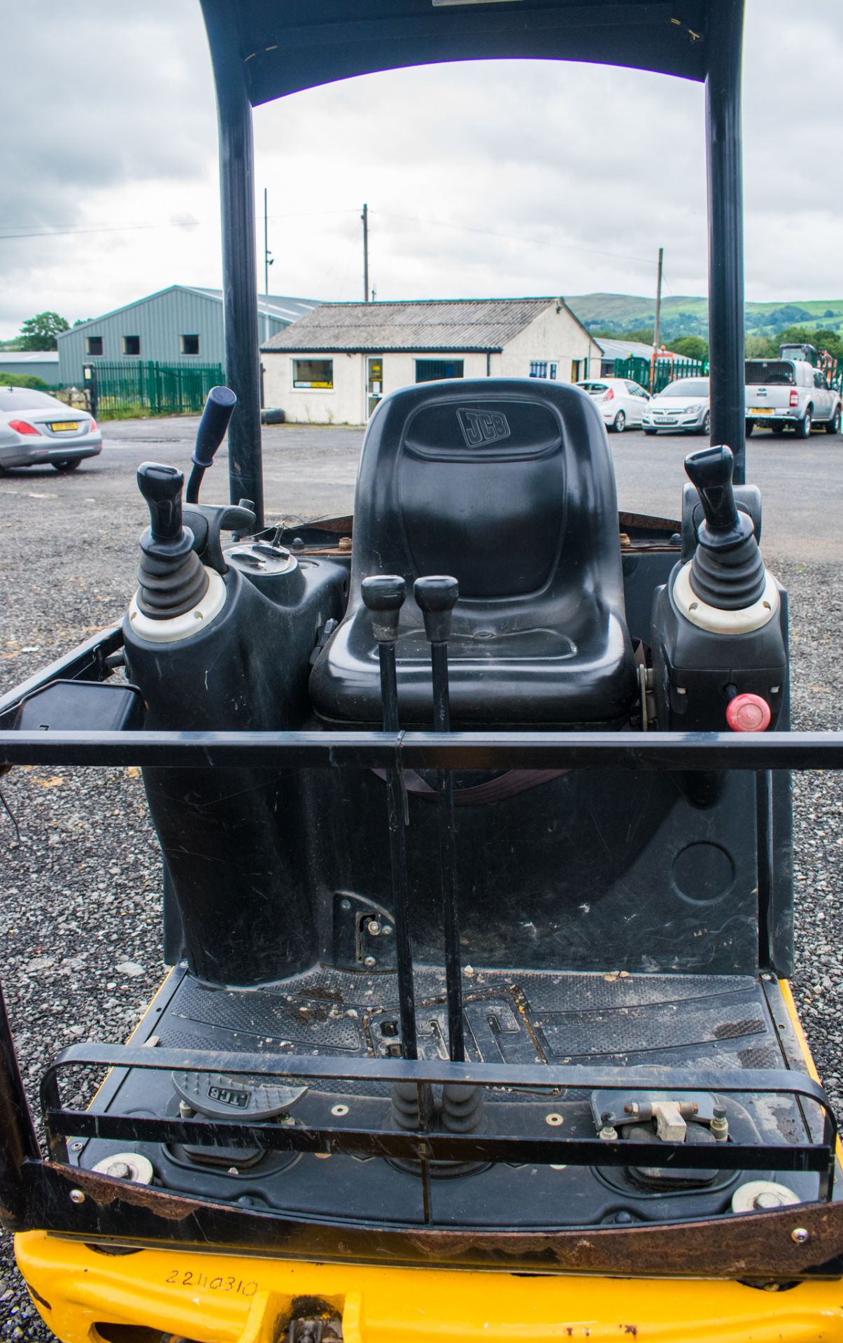 JCB 8014 CTS 1.4 tonne rubber tracked mini excavator  Year: 2014 S/N: 70501 Recorded Hours: 1178 - Image 15 of 18