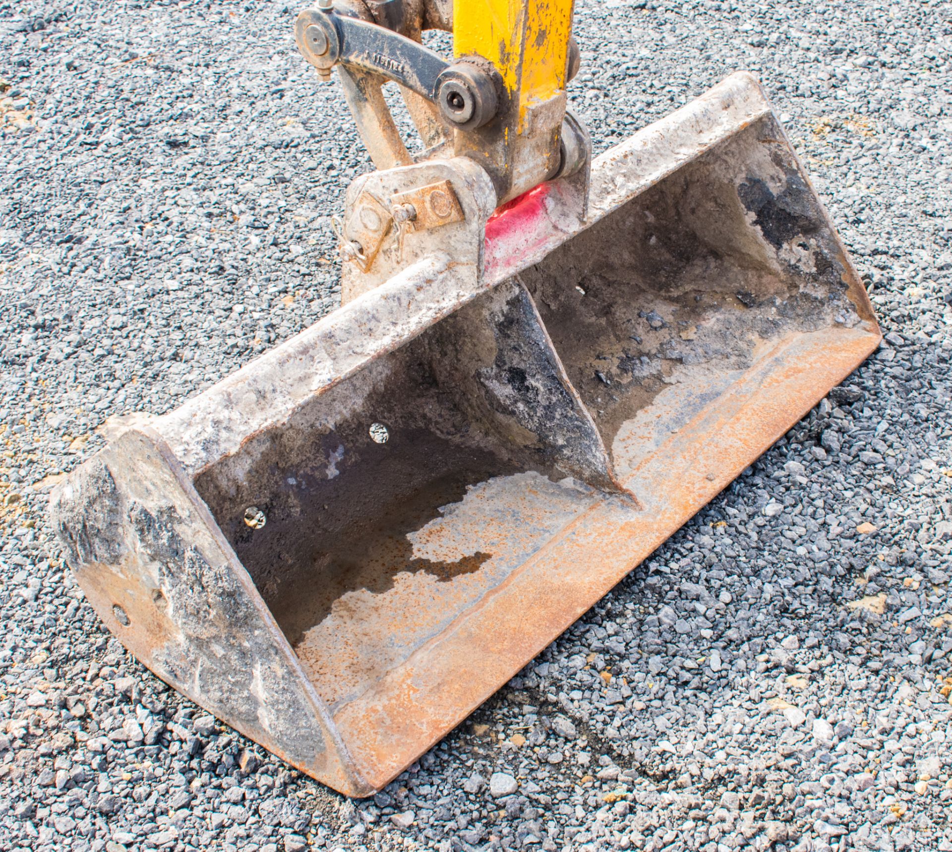 JCB 8030 3 tonne rubber tracked excavator  Year: 2013  S/N: 21867 Recorded hours: 1962 A602994 - Image 14 of 19