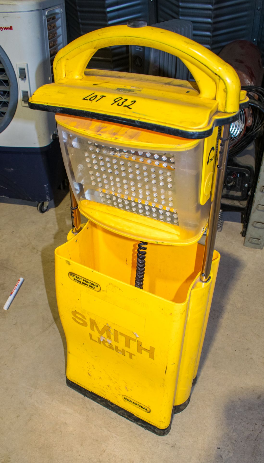 Smith Light rechargeable work light ** No charger **