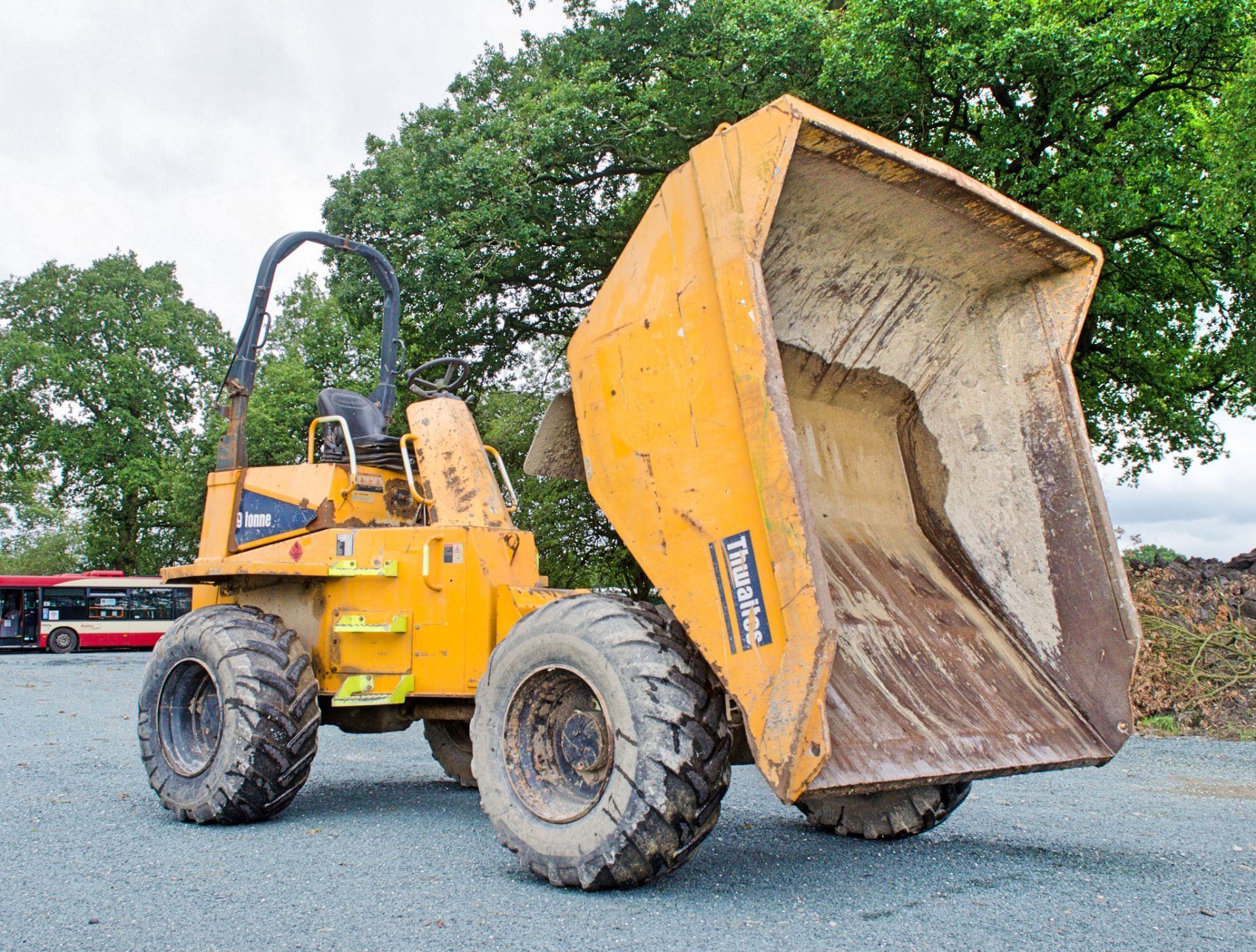 Thwaites 9 tonne straight skip dumper Year: 2013 S/N: 301C5429 Recorded Hours: 1840 A602368 - Image 9 of 17