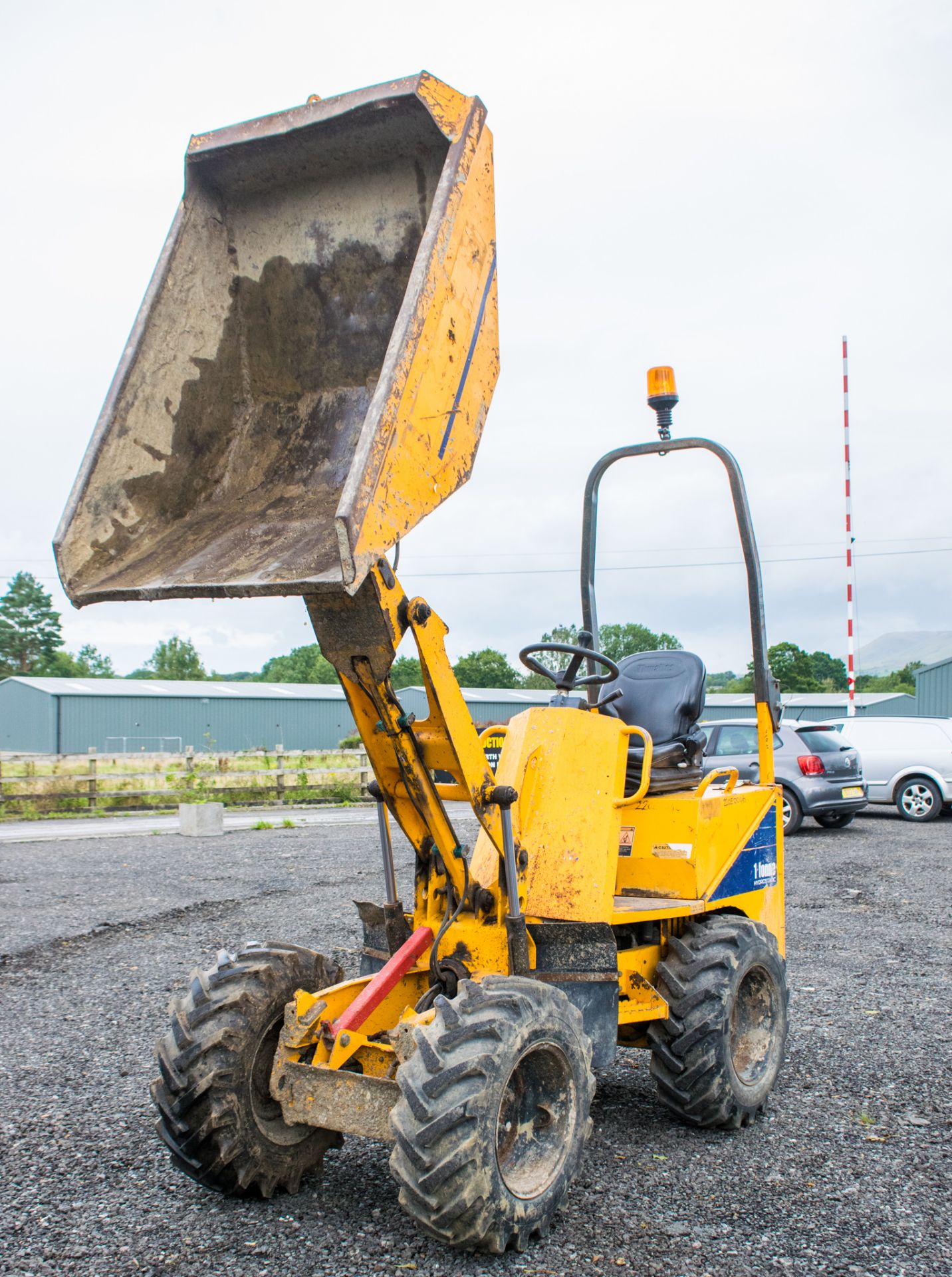 Thwaites 1 tonne hydrostatic hi-tip dumper Year: 2007 S/N: B4743 Recorded Hours: 510 220E0046 - Image 13 of 18