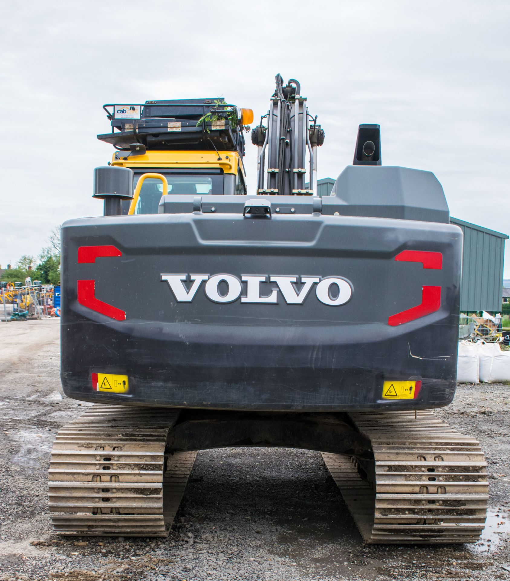 Volvo EC140EL 14 tonne steel tracked excavator Year: 2015 S/N: 310123 Recorded Hours: 6607 piped, - Image 6 of 23