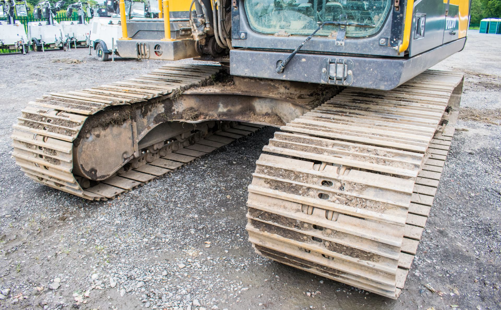 Volvo EC140EL 14 tonne steel tracked excavator Year: 2015 S/N: 310123 Recorded Hours: 6607 piped, - Image 11 of 23