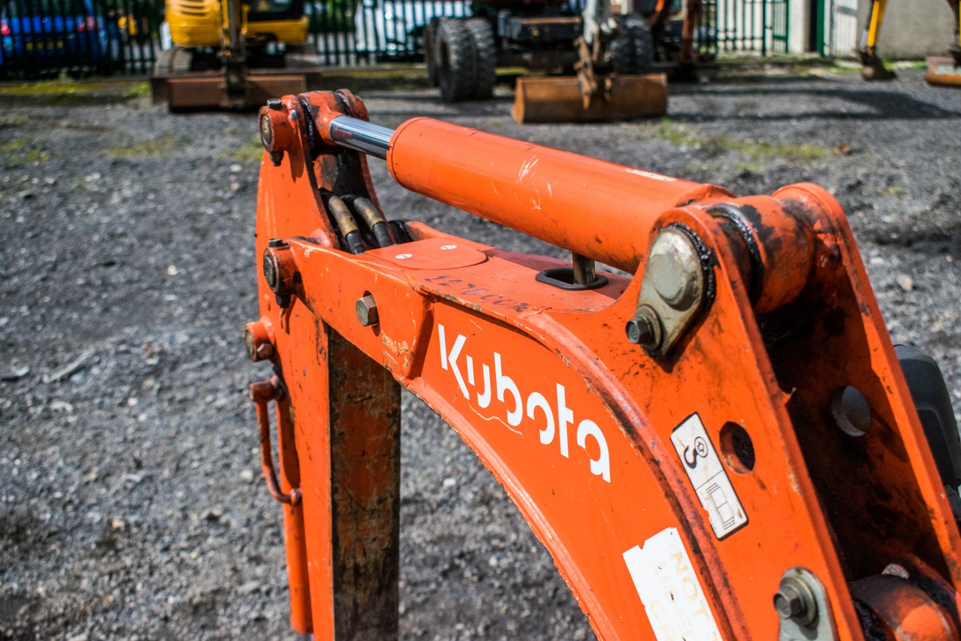 Kubota K008-3 0.8 tonne rubber tracked excavator Year: 2007 S/N: 18178 R/H: 2786 22760070 blade, - Image 12 of 17