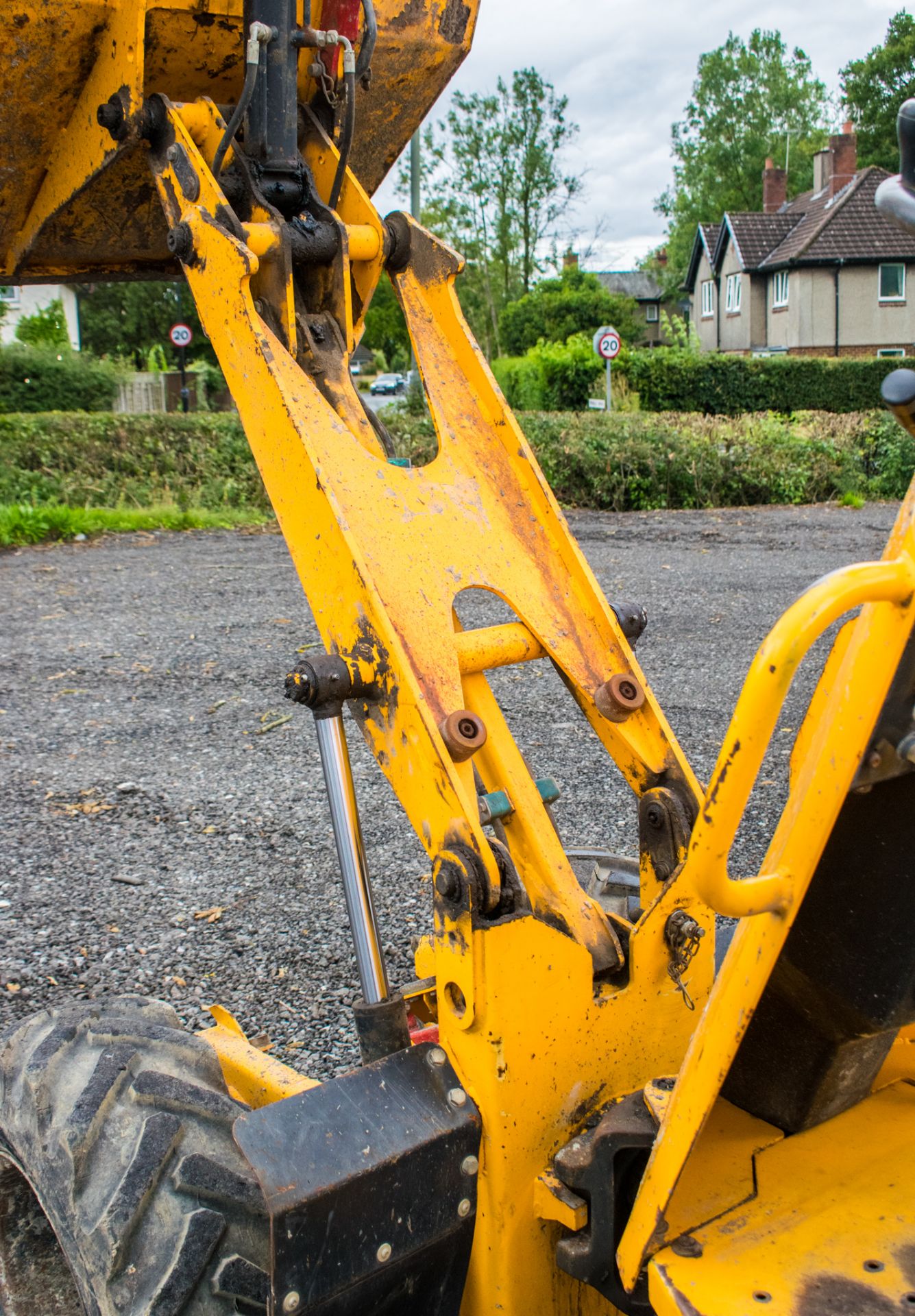 Thwaites 1 tonne hydrostatic hi-tip dumper Year: 2007 S/N: B4743 Recorded Hours: 510 220E0046 - Image 15 of 18