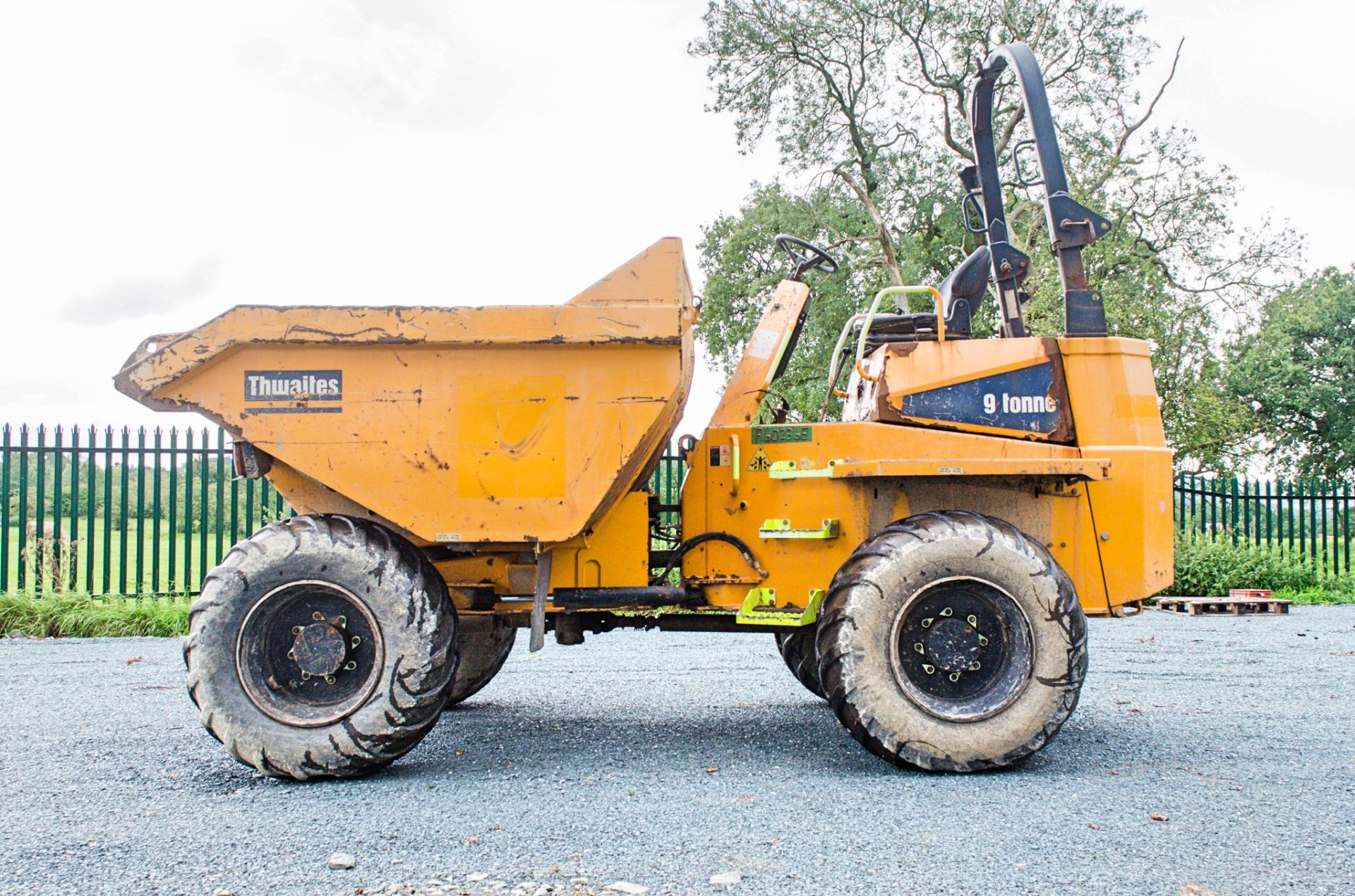 Thwaites 9 tonne straight skip dumper Year: 2013 S/N: 301C5429 Recorded Hours: 1840 A602368 - Image 7 of 17