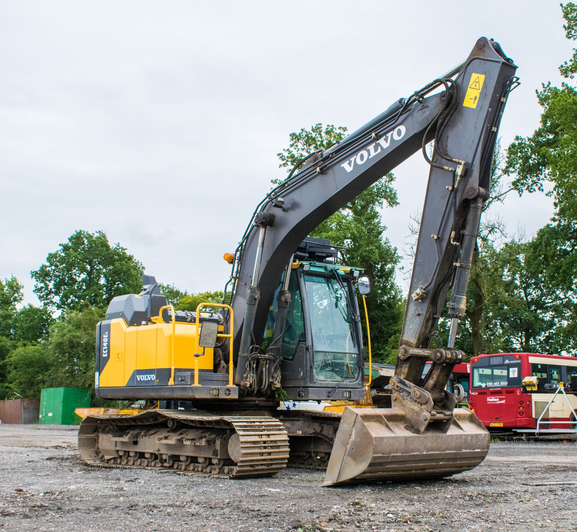 Volvo EC140EL 14 tonne steel tracked excavator Year: 2015 S/N: 310123 Recorded Hours: 6607 piped, - Image 2 of 23