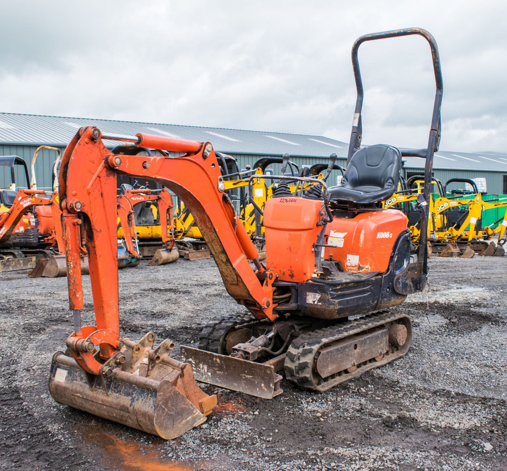 Kubota K008-3 0.8 tonne rubber tracked excavator Year: 2005 S/N: R/H: 2661 22760035 blade, expanding