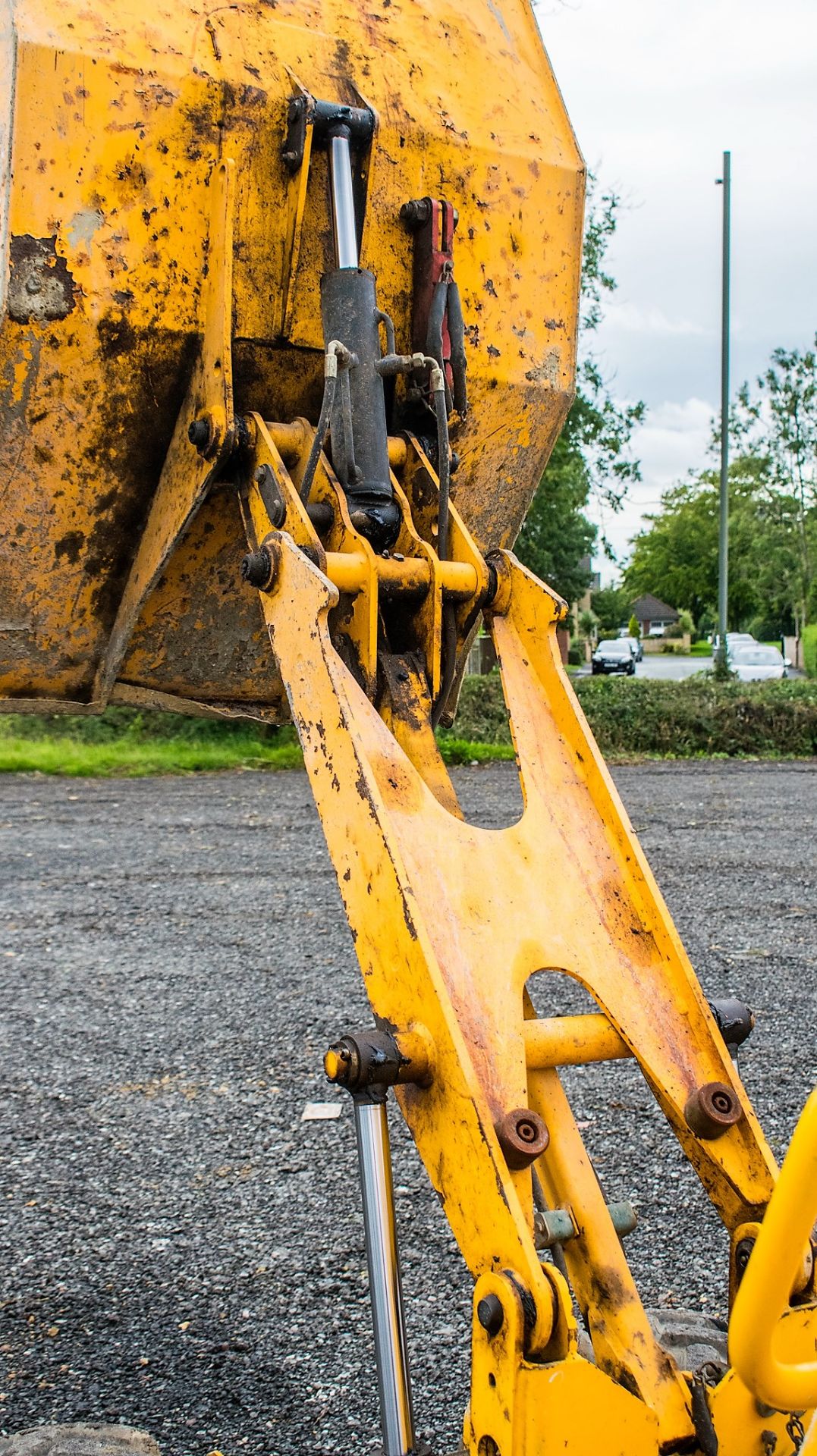 Thwaites 1 tonne hydrostatic hi-tip dumper Year: 2008 S/N: B4745 Recorded Hours: 2204 220E0056 - Image 15 of 18