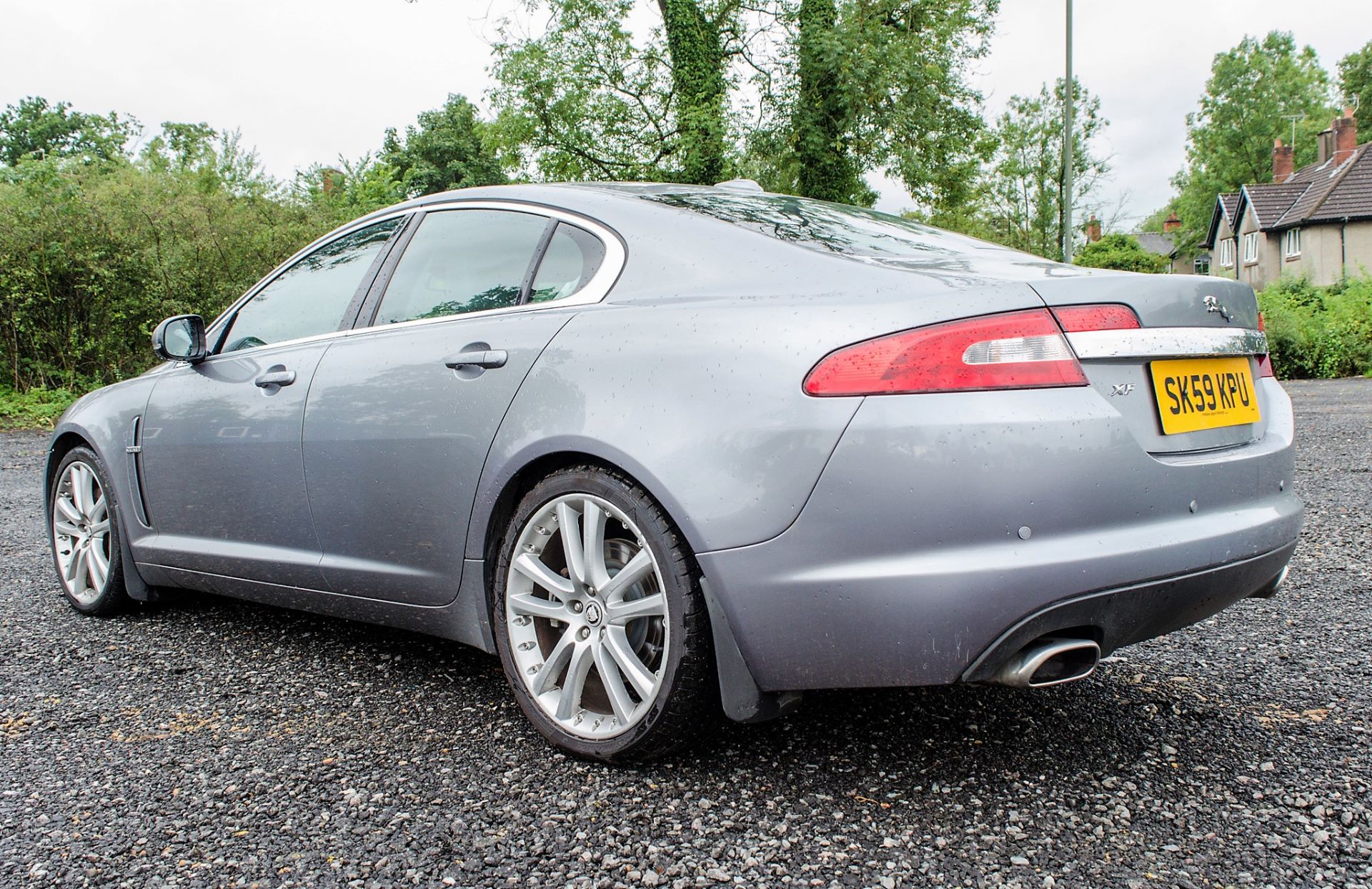 Jaguar XF Luxury V6 3 litre diesel 4 door saloon car Registration Number: SK59 FPU Date of - Image 3 of 33