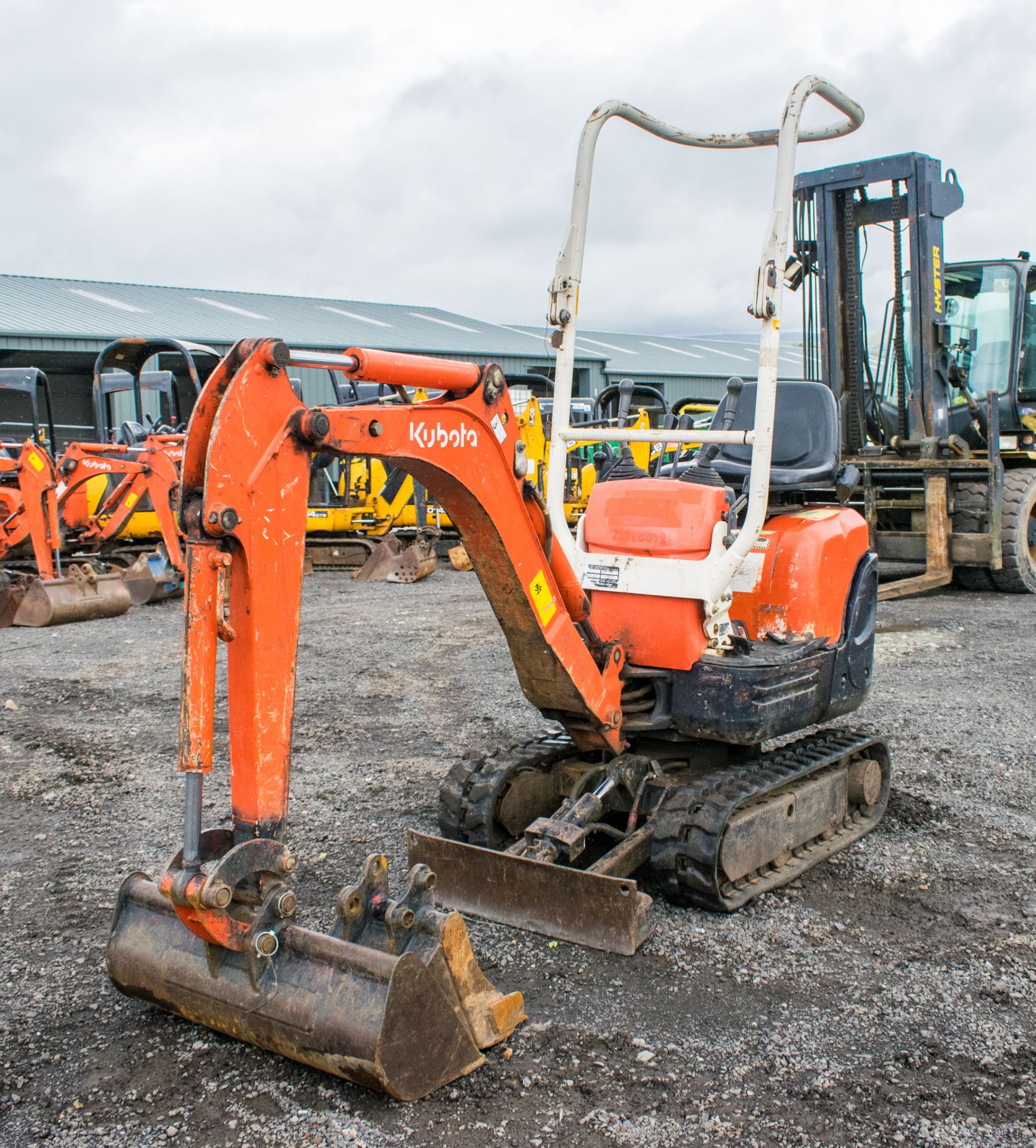 Kubota K008-3 0.8 tonne rubber tracked excavator Year: 2008 S/N: 10227 22760072 R/H: 2661 blade,