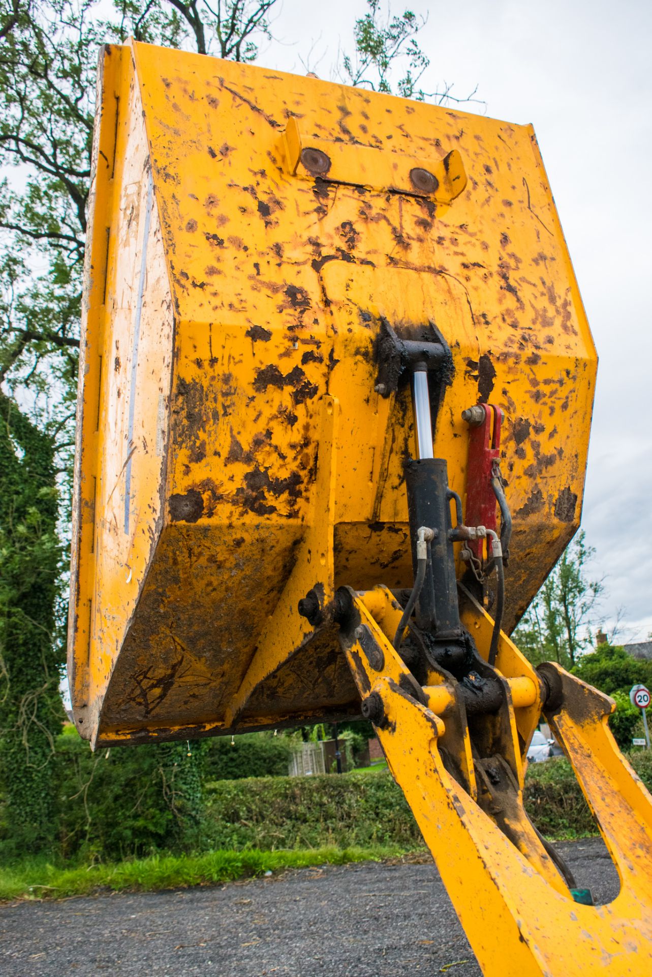 Thwaites 1 tonne hydrostatic hi-tip dumper Year: 2007 S/N: B4743 Recorded Hours: 510 220E0046 - Image 14 of 18