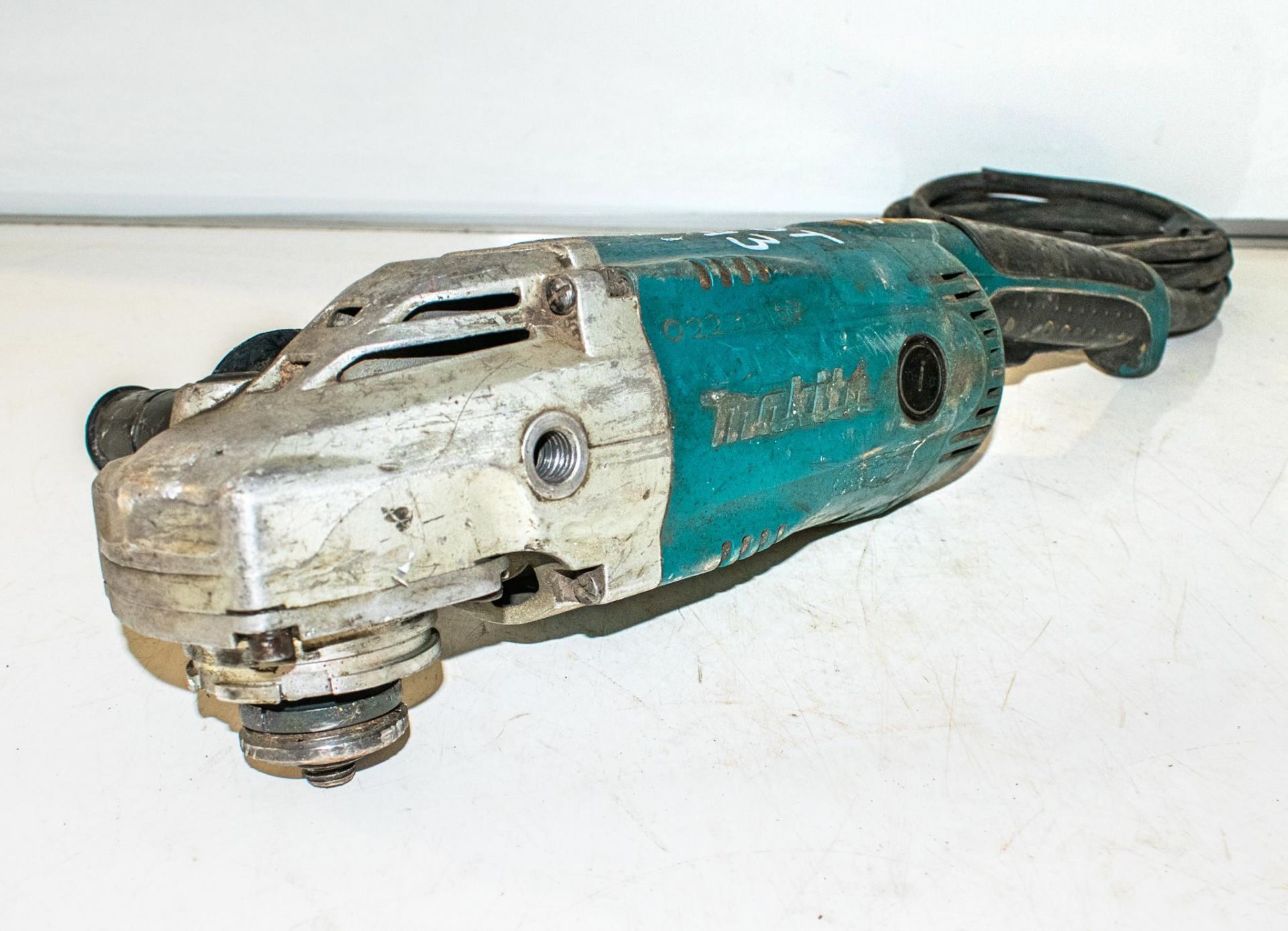 Makita 110v 230mm angle grinder ** Plug cut off **