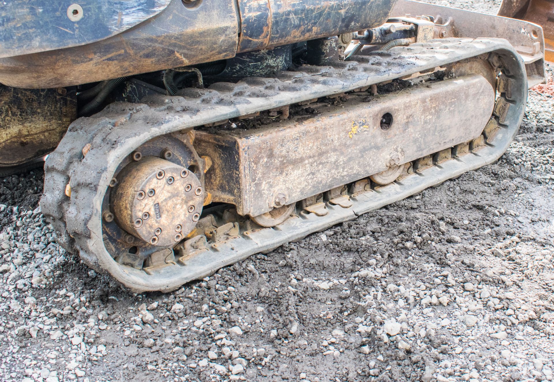 Kubota K008-3 0.8 tonne rubber tracked excavator Year: 2007 S/N: 18178 R/H: 2786 22760070 blade, - Image 10 of 17