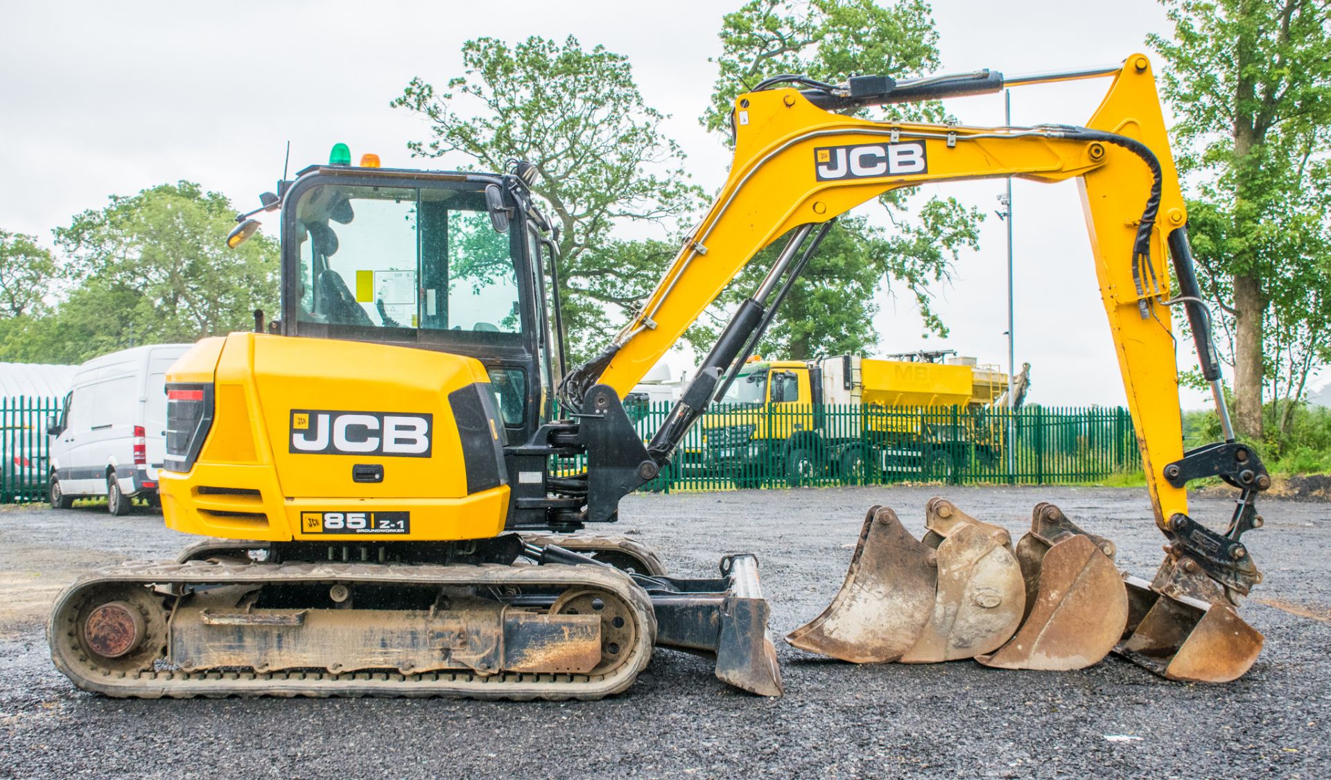 JCB 85 Z-1 8 tonne rubber tracked excavator Year: 2016 S/N:2500941 Recorded Hours: 2776 piped, - Image 8 of 22