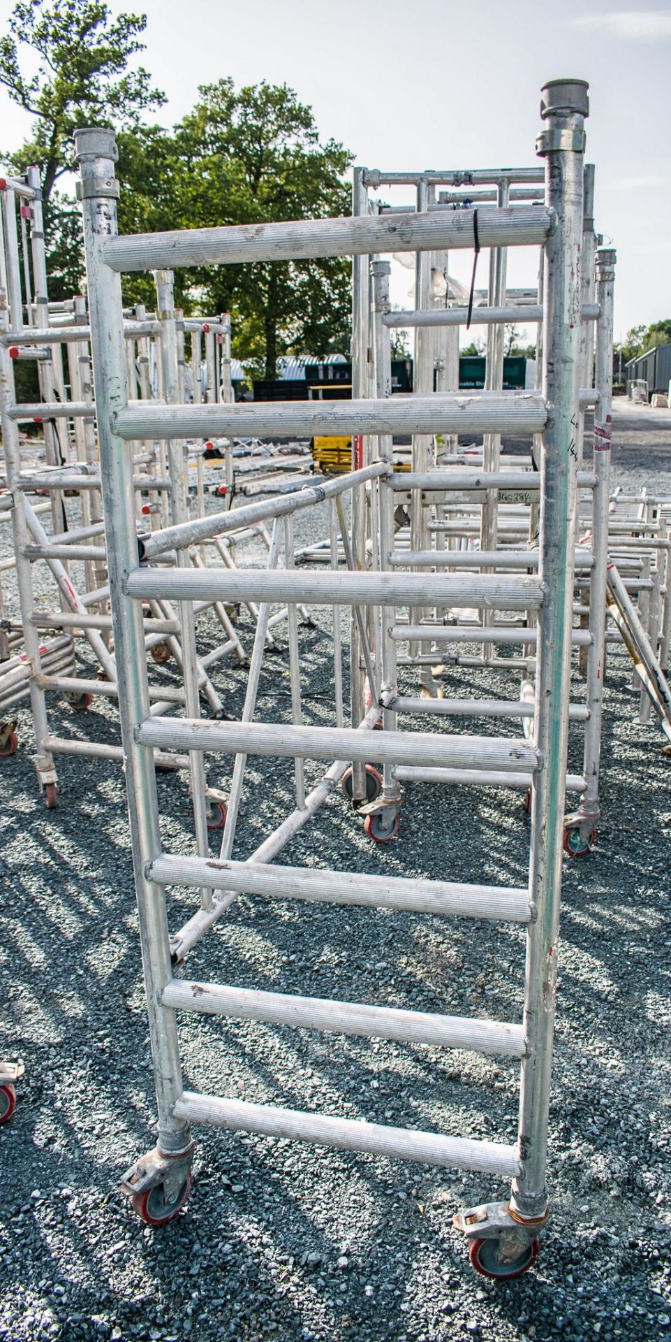 Aluminium folding scaffold tower ** Frame only **