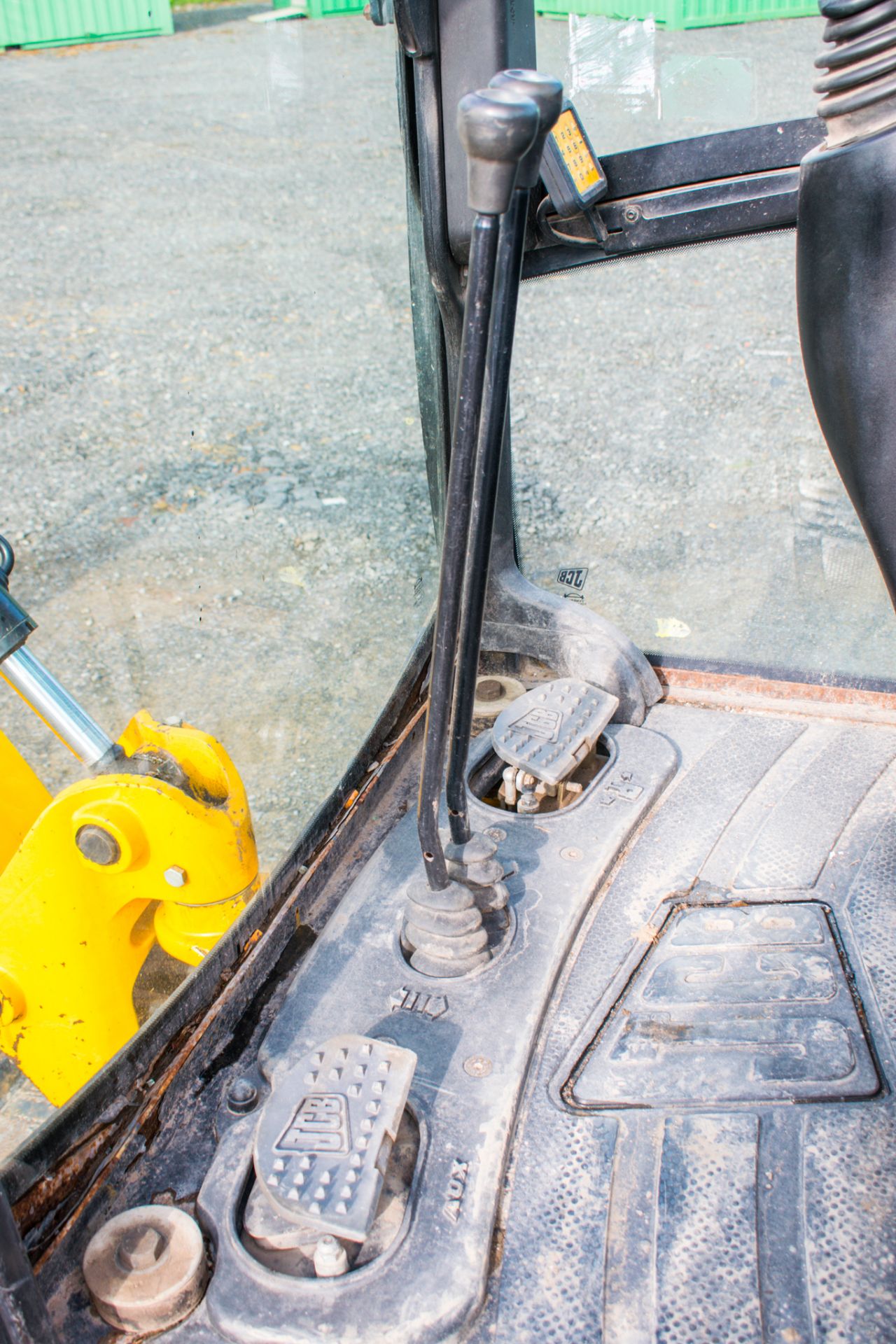 JCB 8016 1.6 tonne rubber tracked mini excavator  Year: 2013 S/N: 2071336 Recorded Hours: 1890 - Image 17 of 18