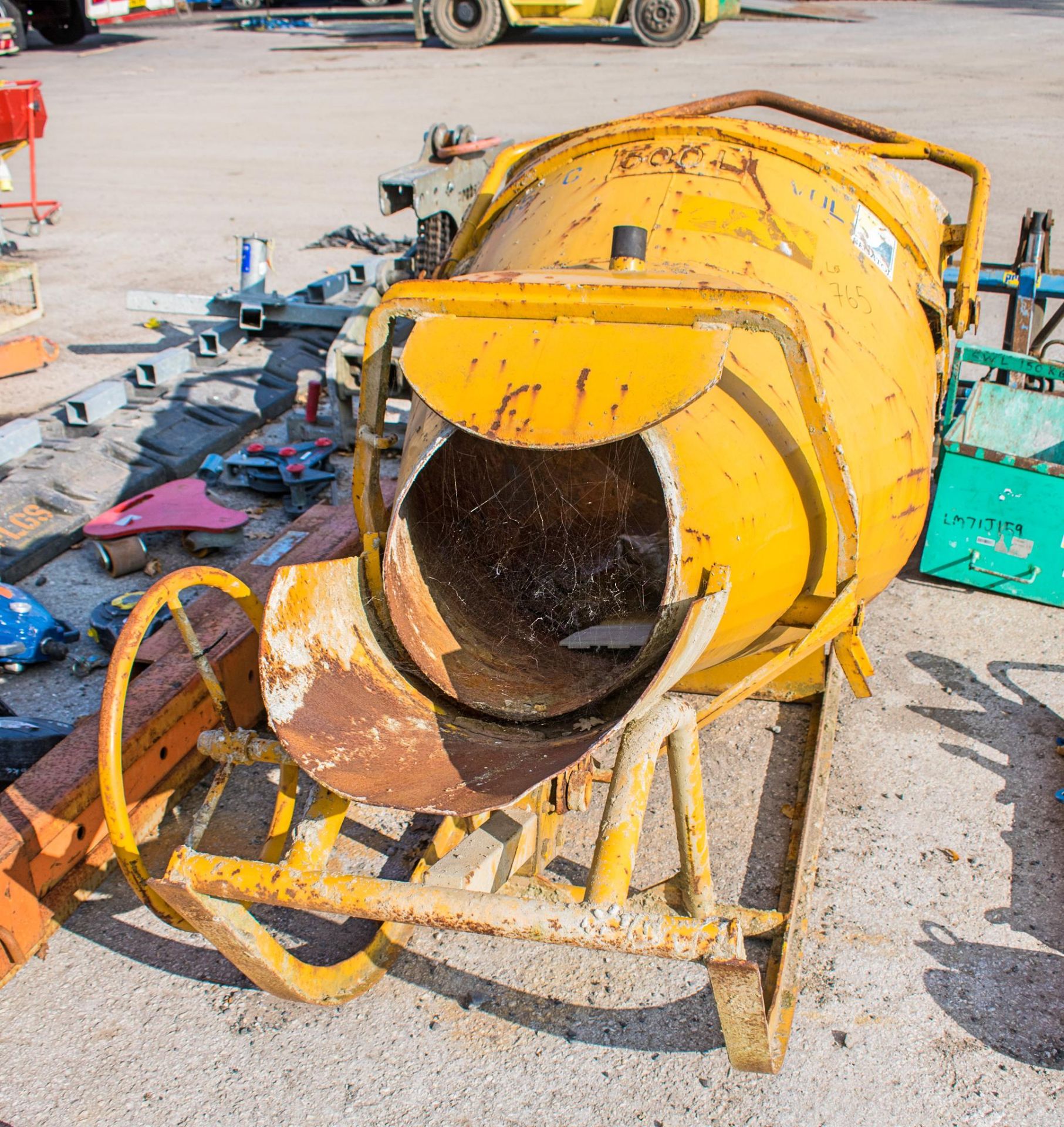 500 litre concrete chute/skip