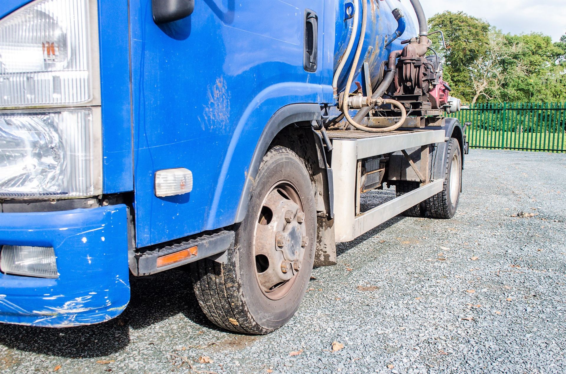 Isuzu Forward N75.190 Auto 7.5 tonne toilet tanker lorry Registration Number: WX12 BBF Date of - Image 10 of 18