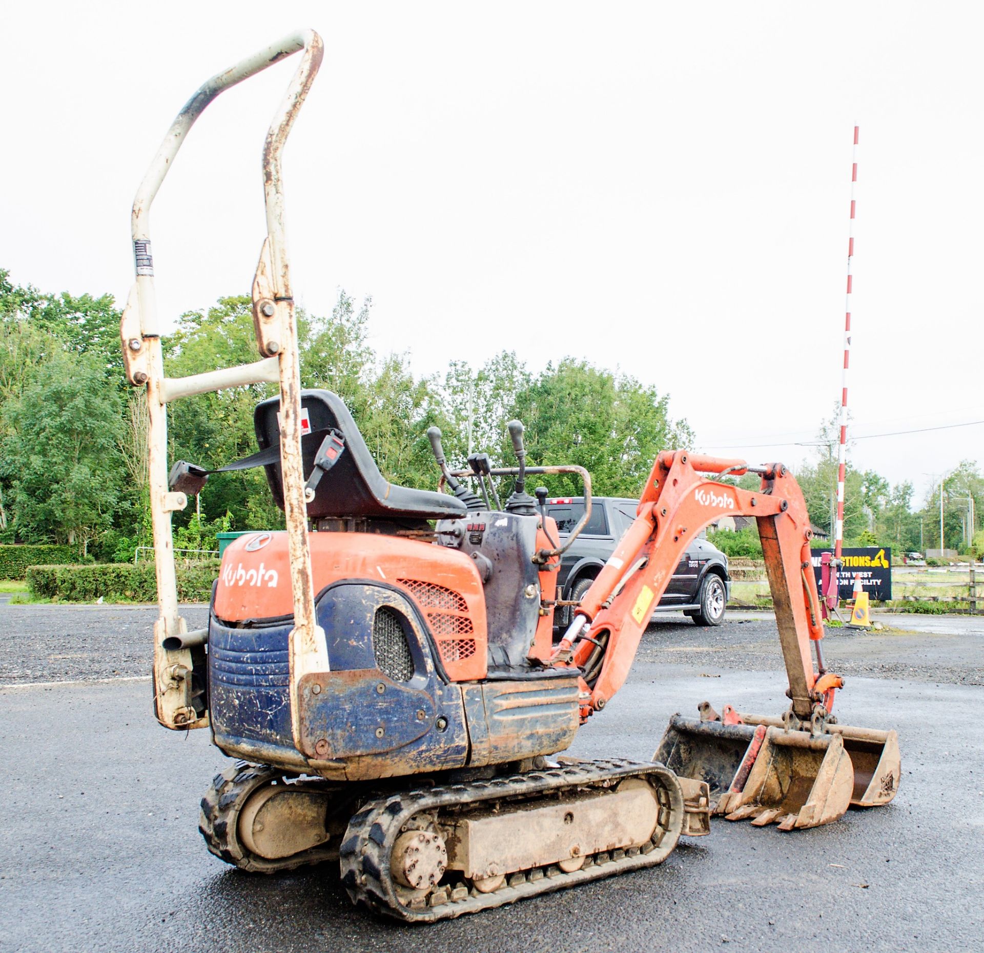 Kubota KX008-3 0.8 tonne rubber tracked micro excavator Year: 2006 S/N: Recorded Hours: 4224 - Image 4 of 17