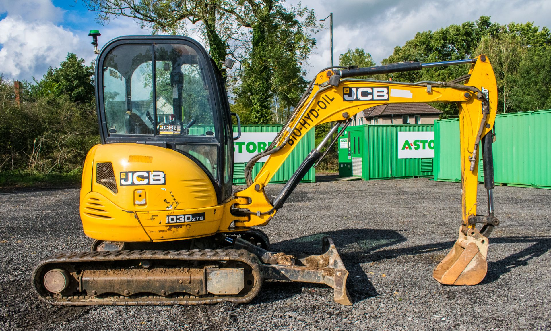 JCB 8030 ZTS 3 tonne zero tail swing rubber tracked excavator Year: 2013 S/N: 2021812 Recorded - Image 7 of 18