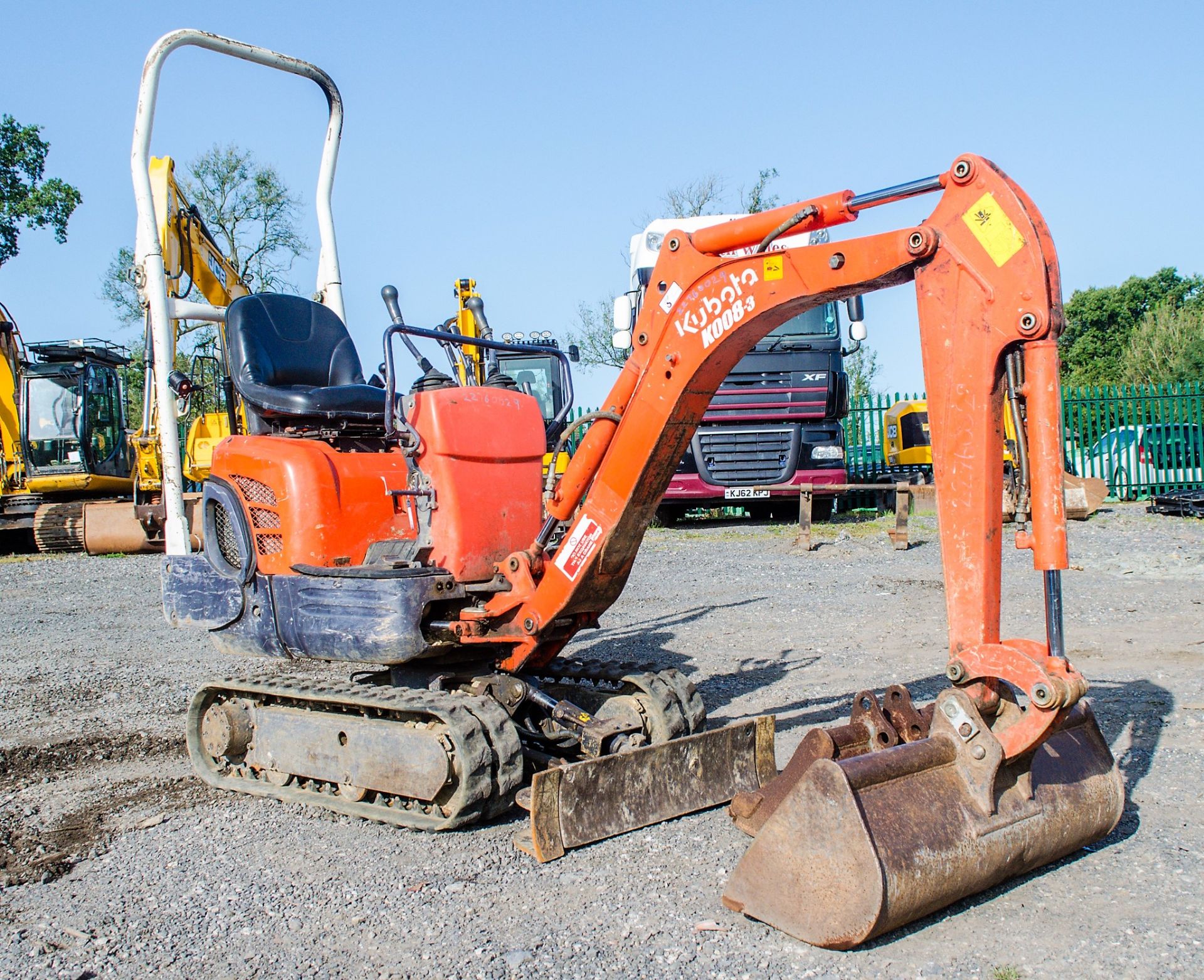 Kubota KX008-3 0.8 tonne rubber tracked micro excavator Year: 2006 S/N: 13422 Recorded Hours: 1607 - Image 2 of 17