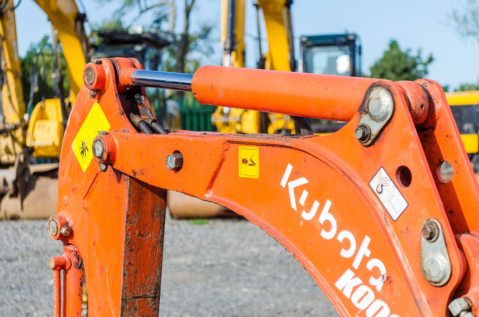 Kubota KX008-3 0.8 tonne rubber tracked micro excavator Year: 2006 S/N: 13422 Recorded Hours: 1607 - Image 12 of 17