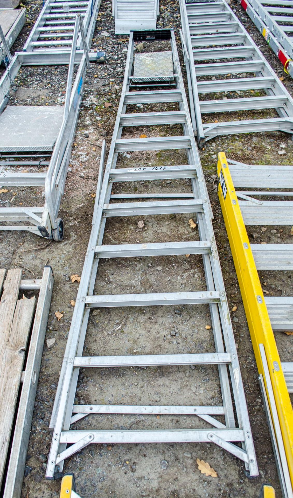 10 tread aluminium step ladder CO