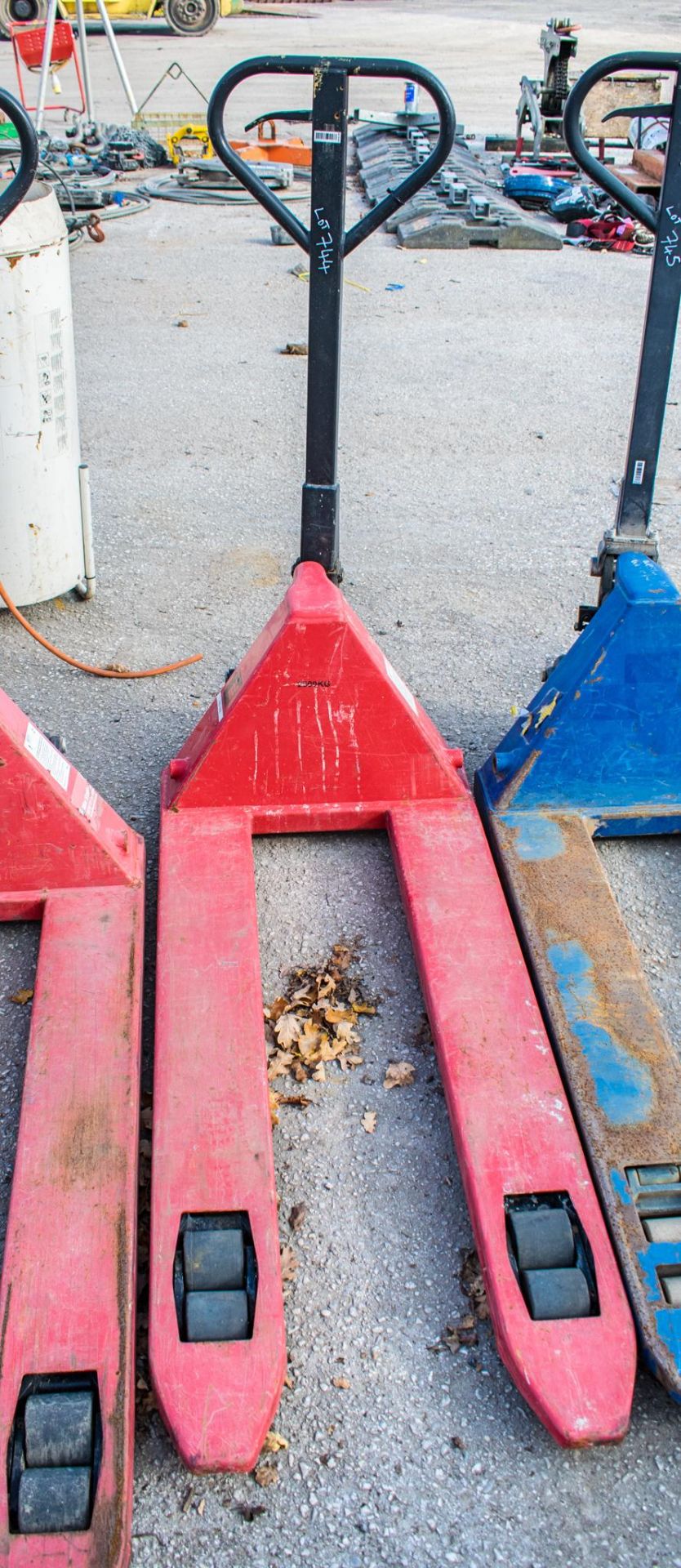 Hand hydraulic pallet truck