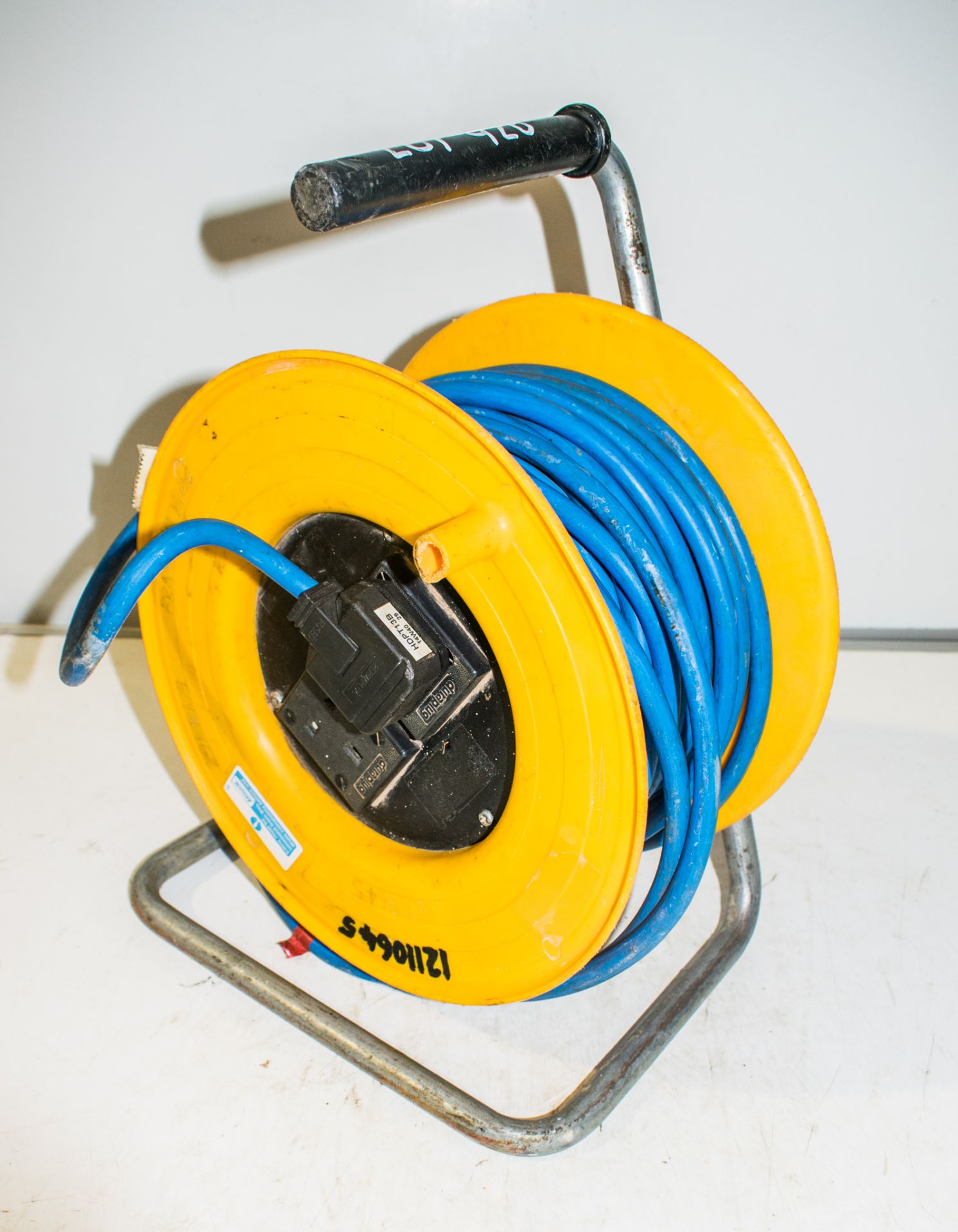 240v 40 metre extension reel