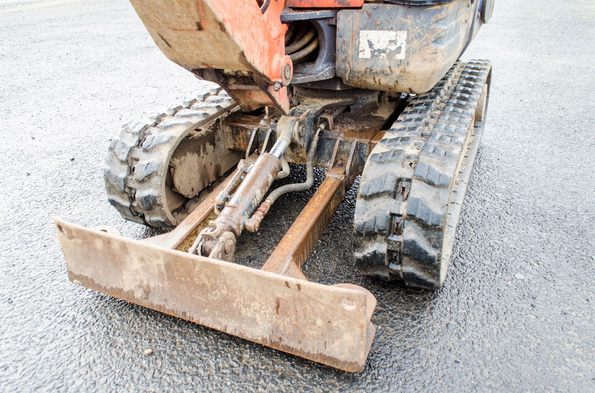 Kubota KX008-3 0.8 tonne rubber tracked micro excavator Year: 2006 S/N: Recorded Hours: 4224 - Image 12 of 17