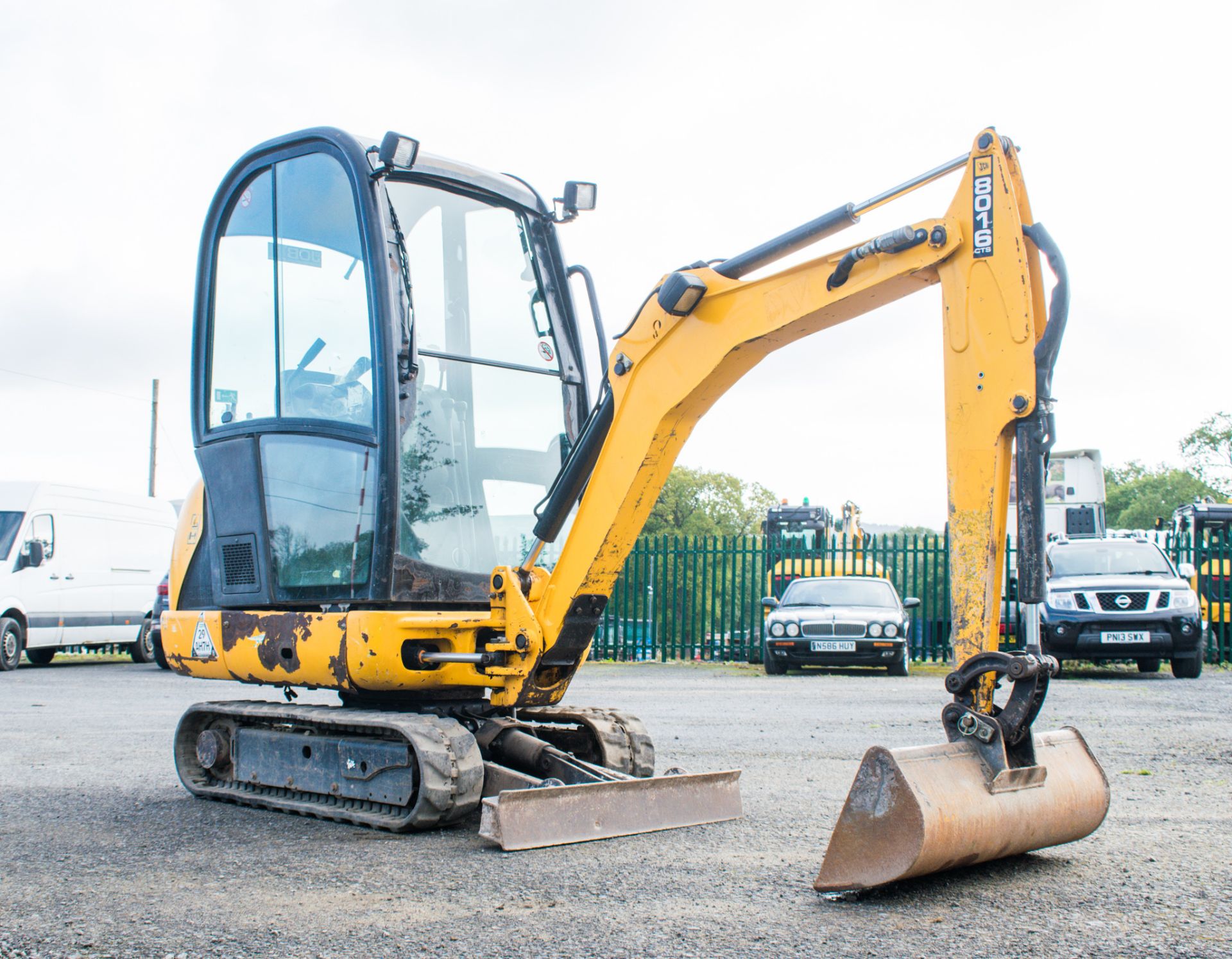 JCB 8016 1.6 tonne rubber tracked mini excavator  Year: 2013 S/N: 2071336 Recorded Hours: 1890 - Image 2 of 18